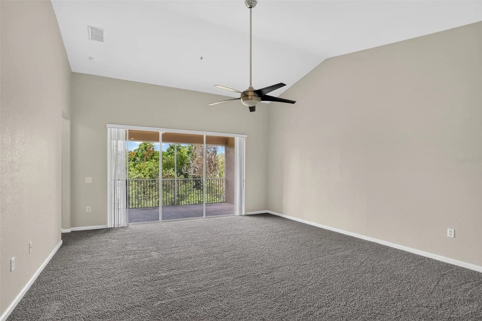 Photo 5 of 1258 GRADY Lane