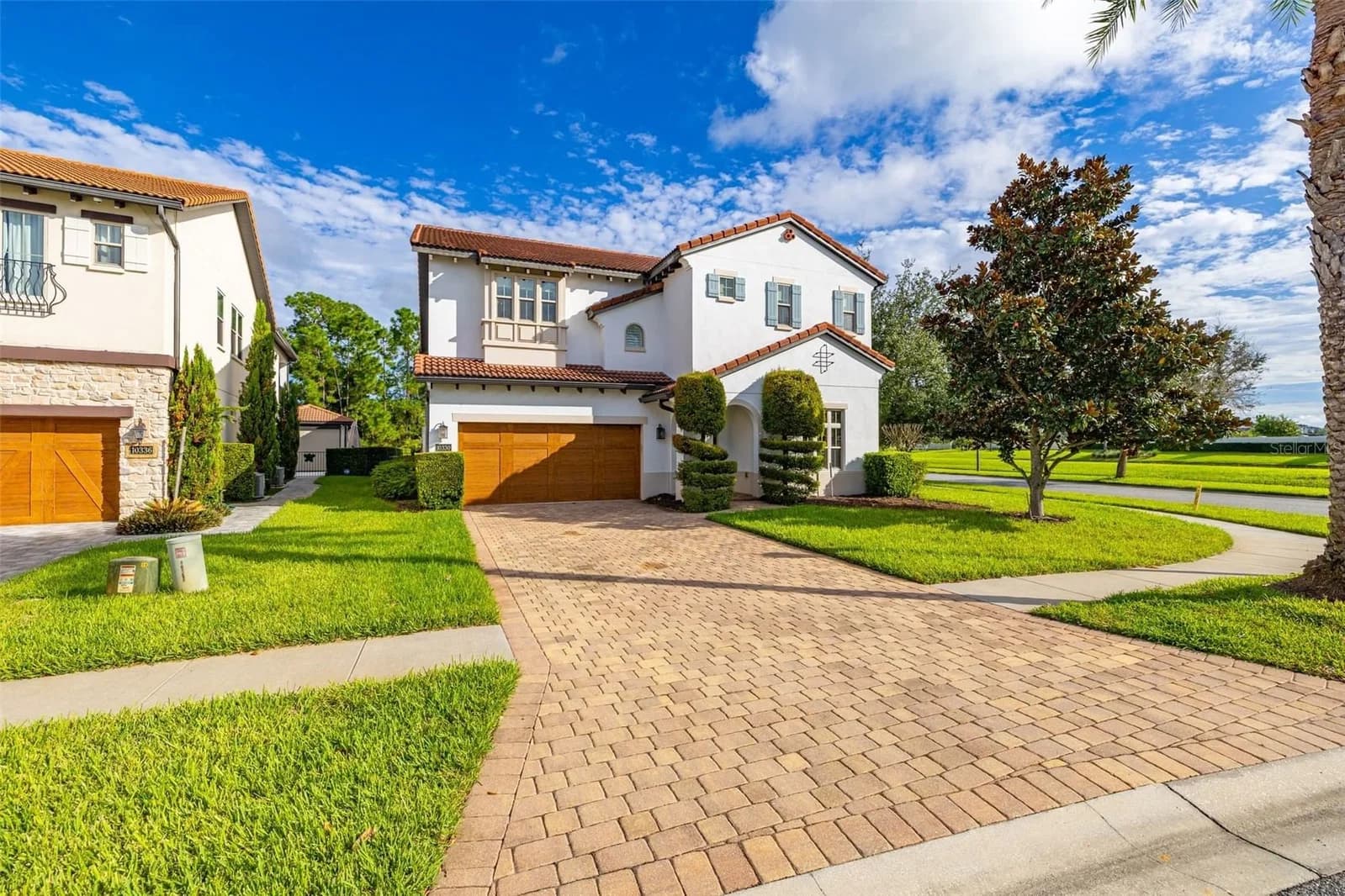 10330 ROYAL CYPRESS Way