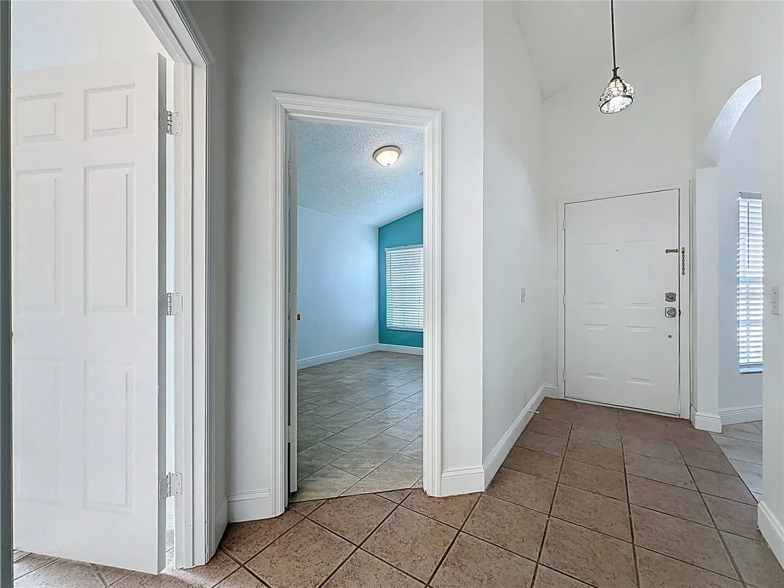 Photo 5 of 236 QUEEN MARY Drive