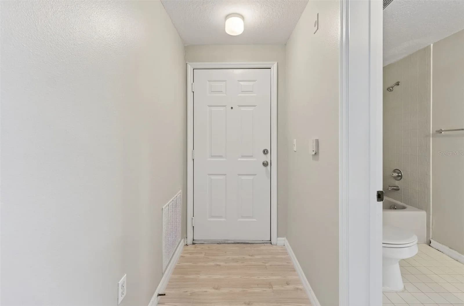 5572 METROWEST Boulevard #304