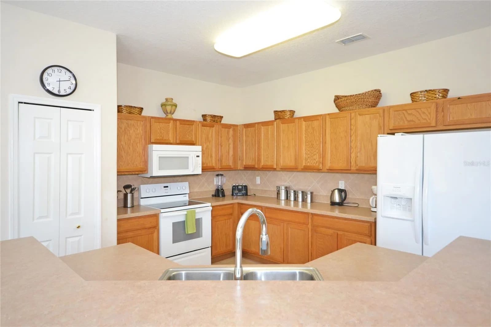 Photo 5 of 423 CORVINA Drive