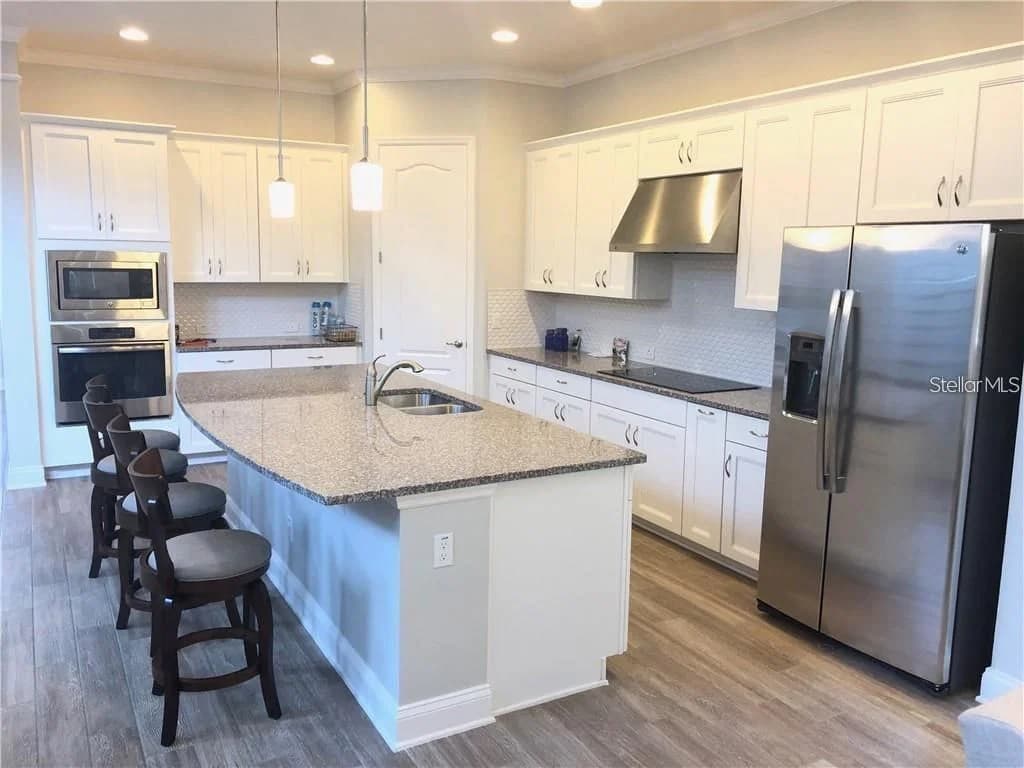 Photo 5 of 13057 GABOR Avenue