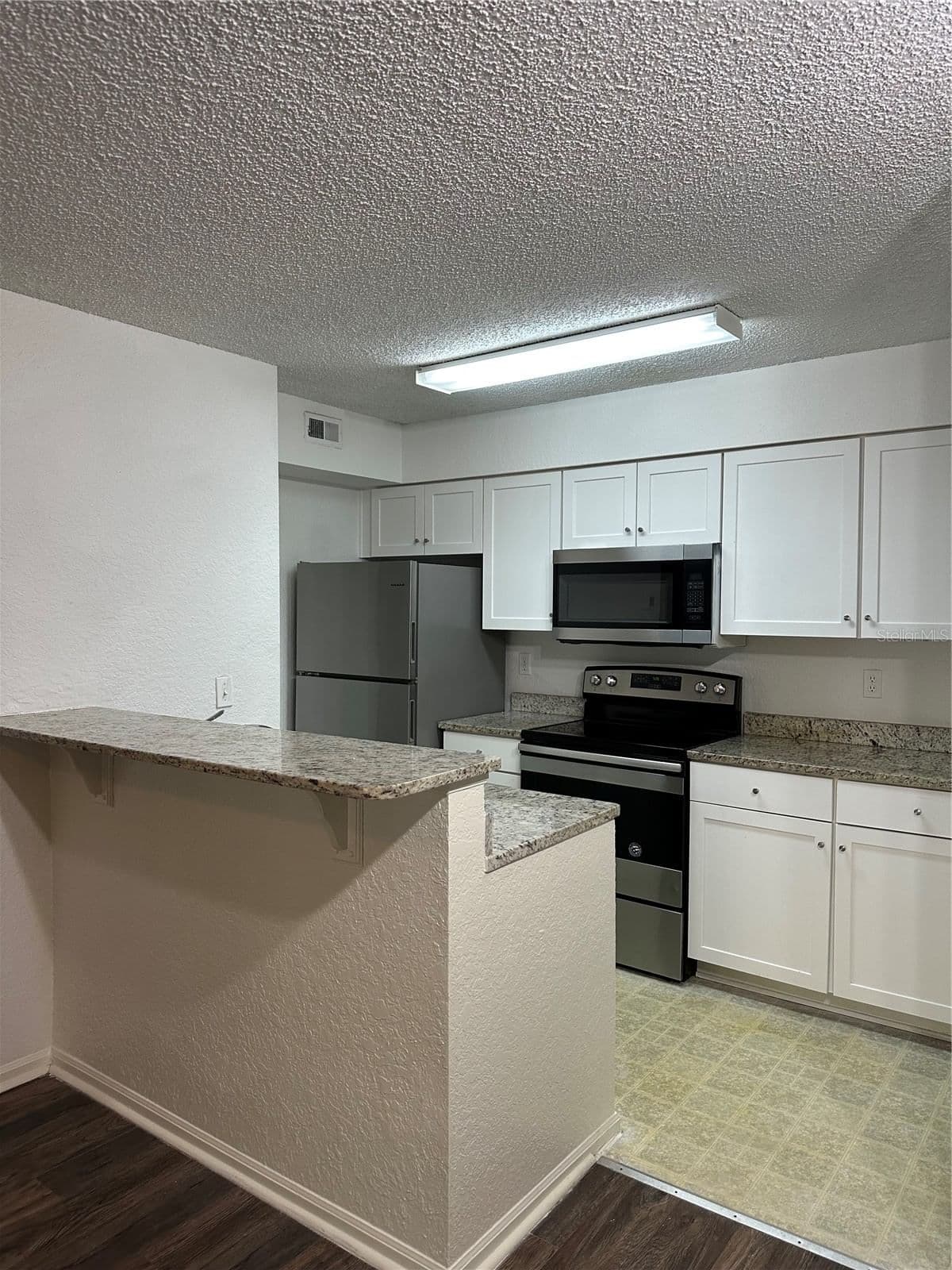 Photo 4 of 2214 METROPOLITAN Way #1022