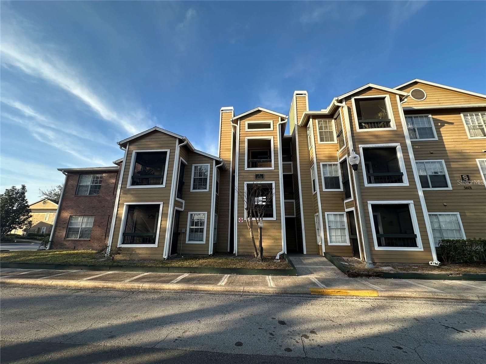 5601 ROSEBRIAR Way #S304