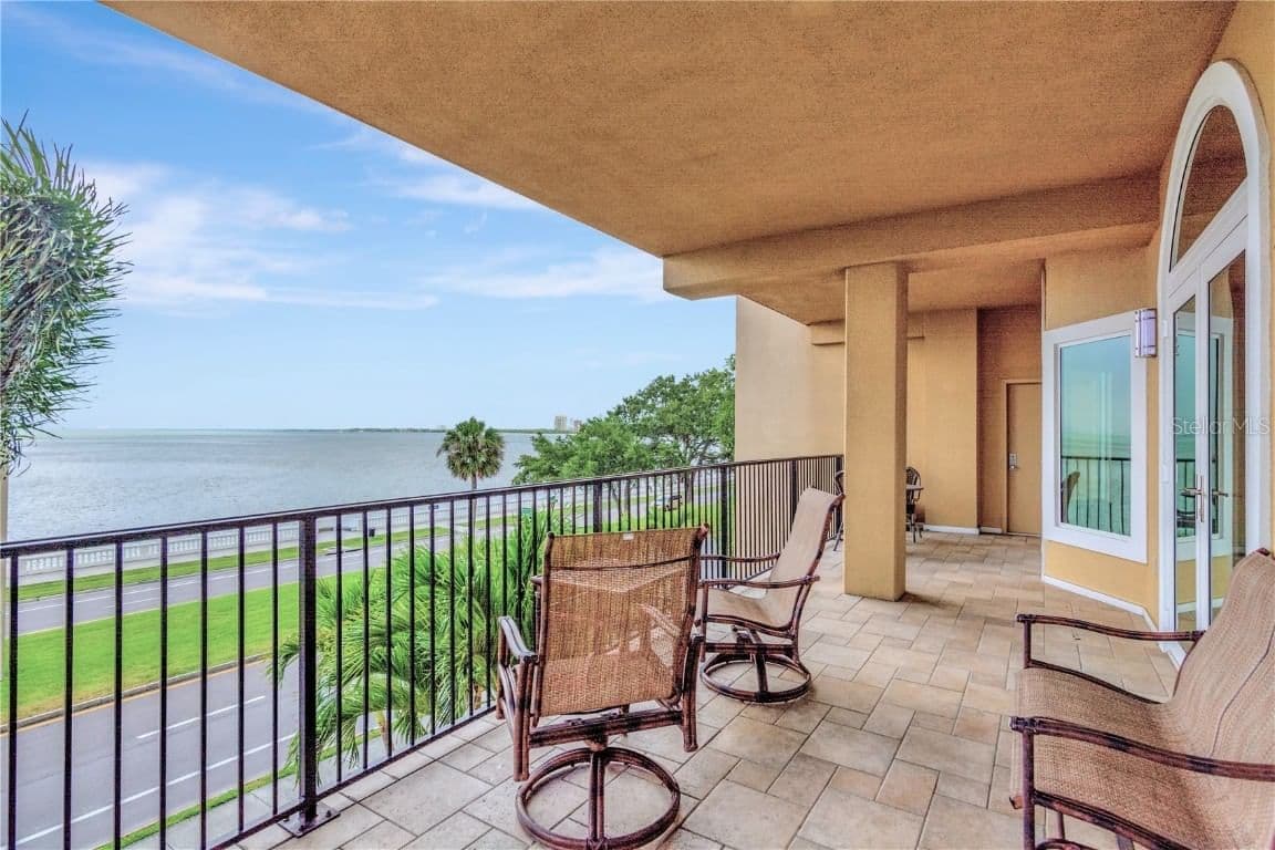 Photo 4 of 2419 BAYSHORE