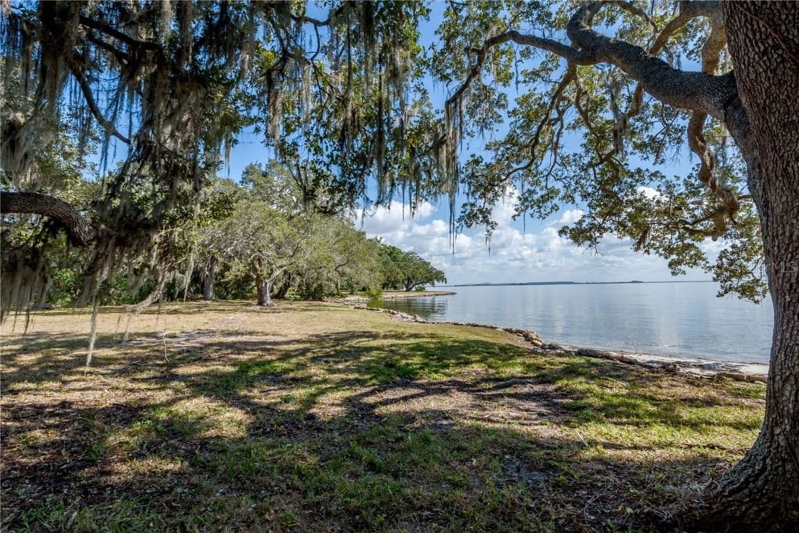 Photo 5 of 6210 BAYSHORE