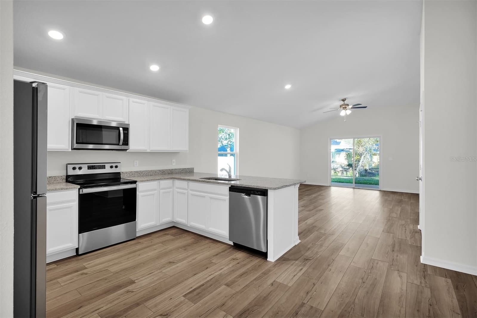 Photo 4 of 5251 164TH STREET