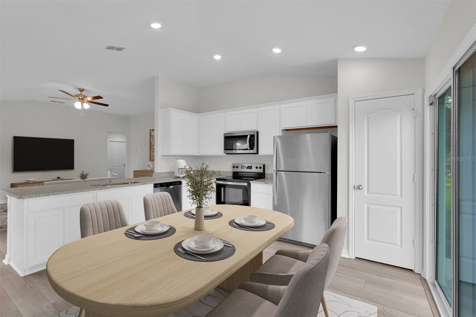 560 MARION OAKS
