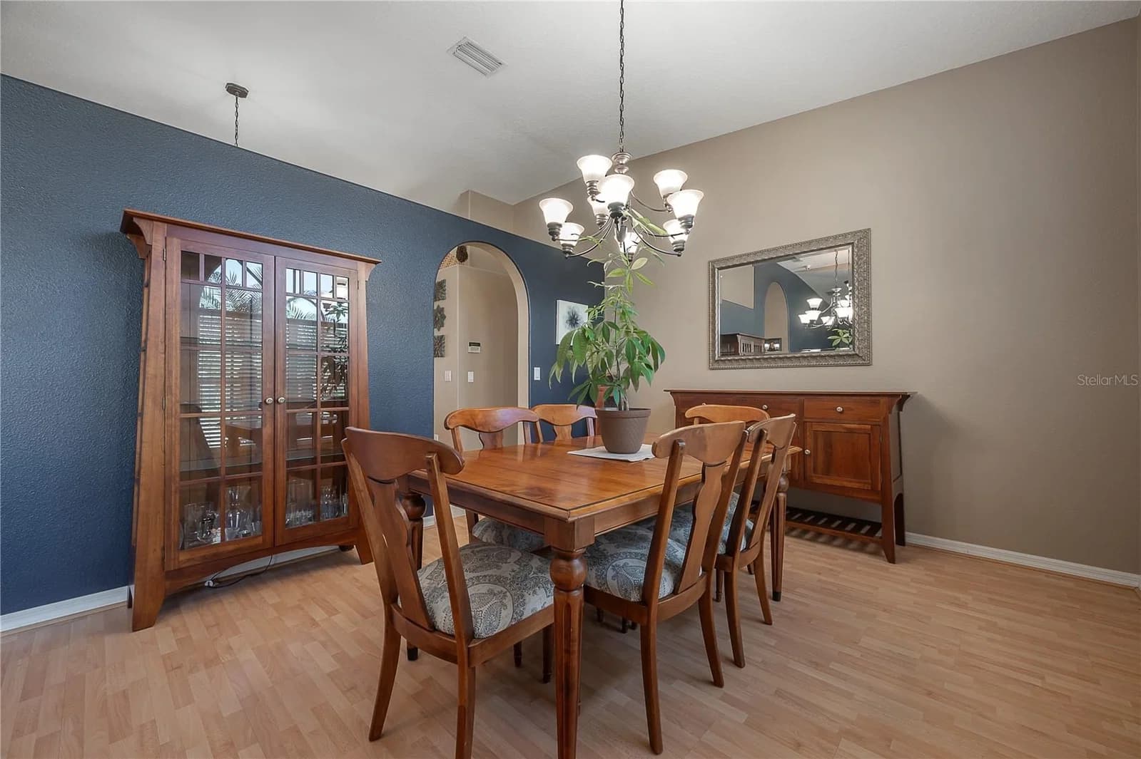 Photo 5 of 10126 LONDONSHIRE Lane