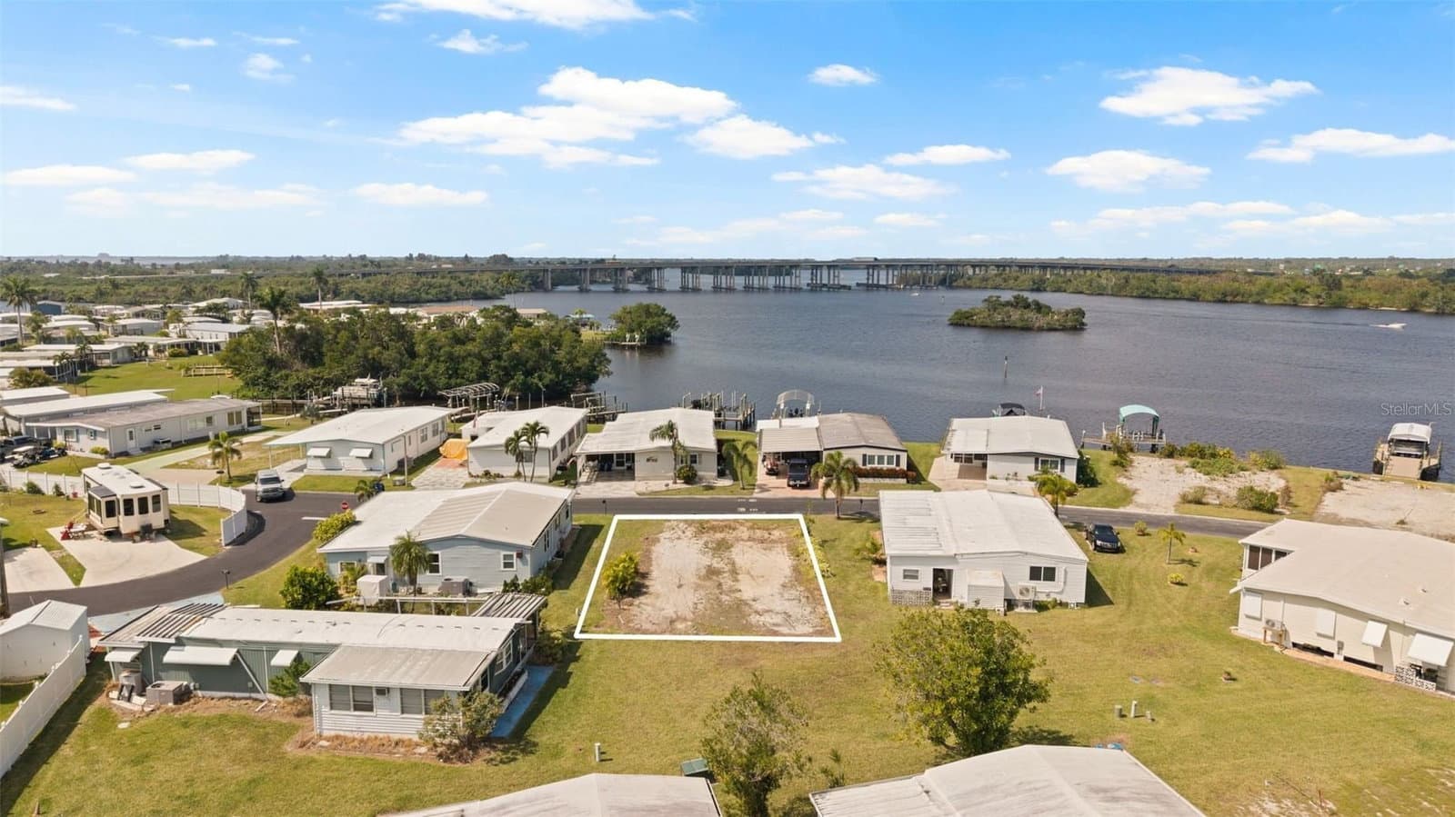 362 SHORELAND