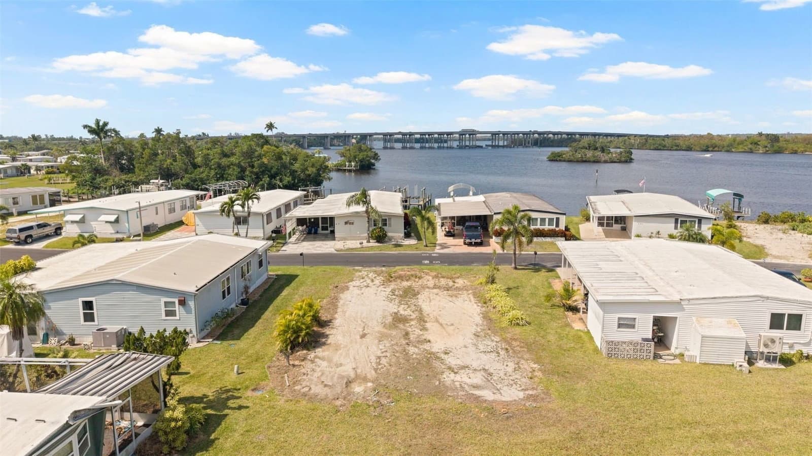 362 SHORELAND
