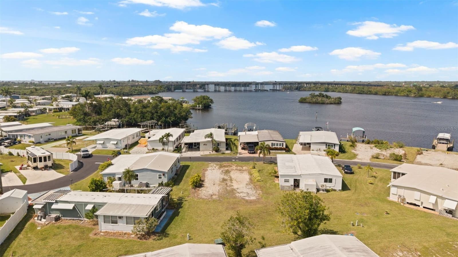 362 SHORELAND