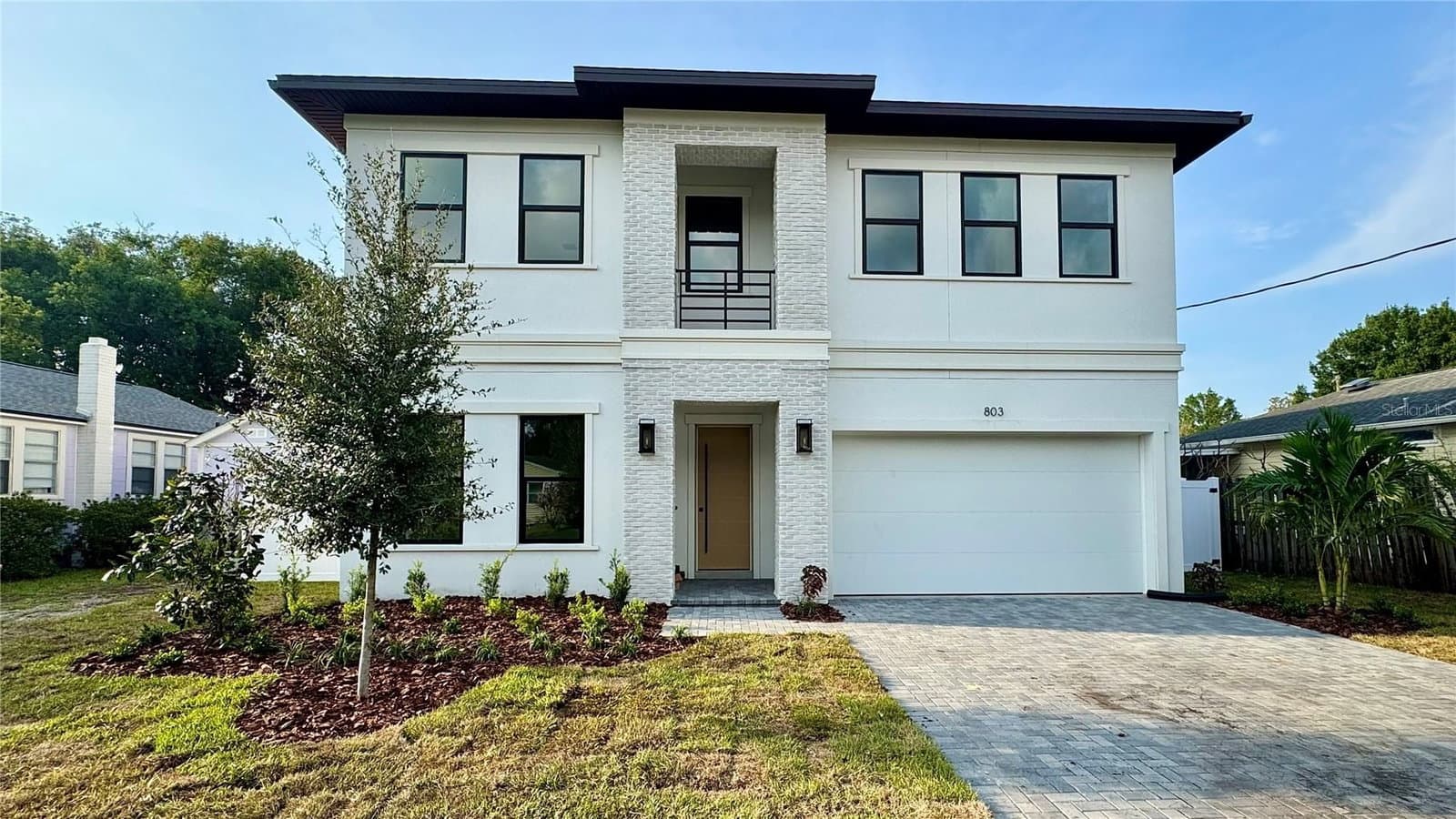 803 WOODLAWN