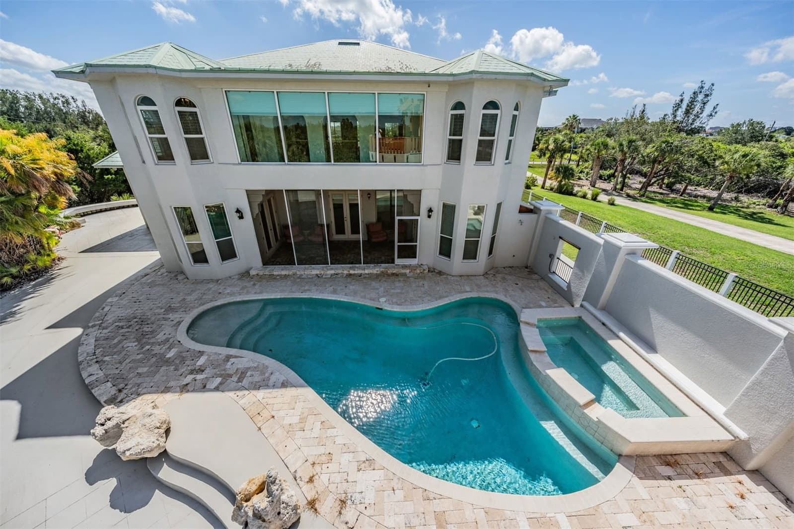 4710 TROYDALE