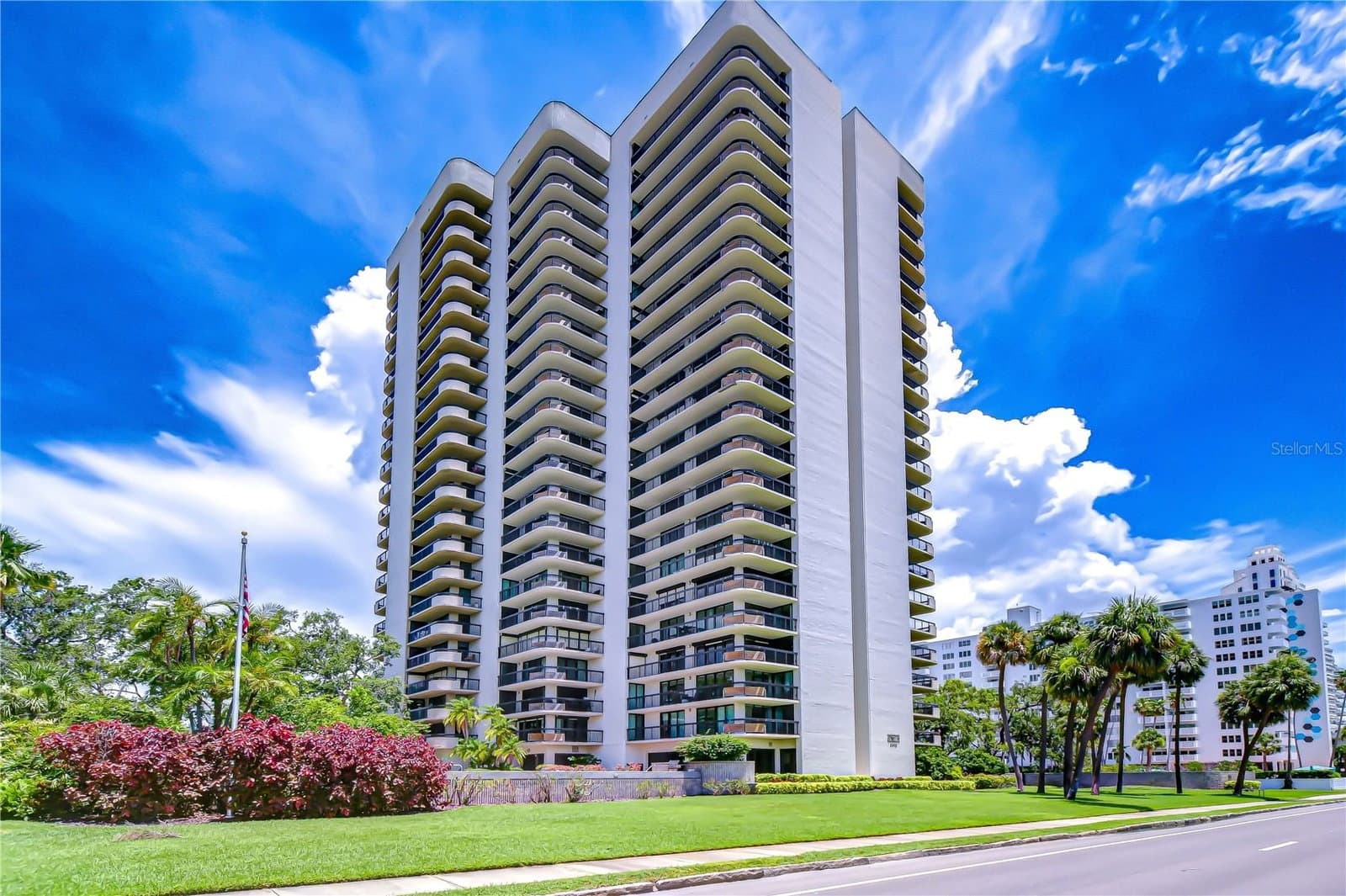 2413 BAYSHORE