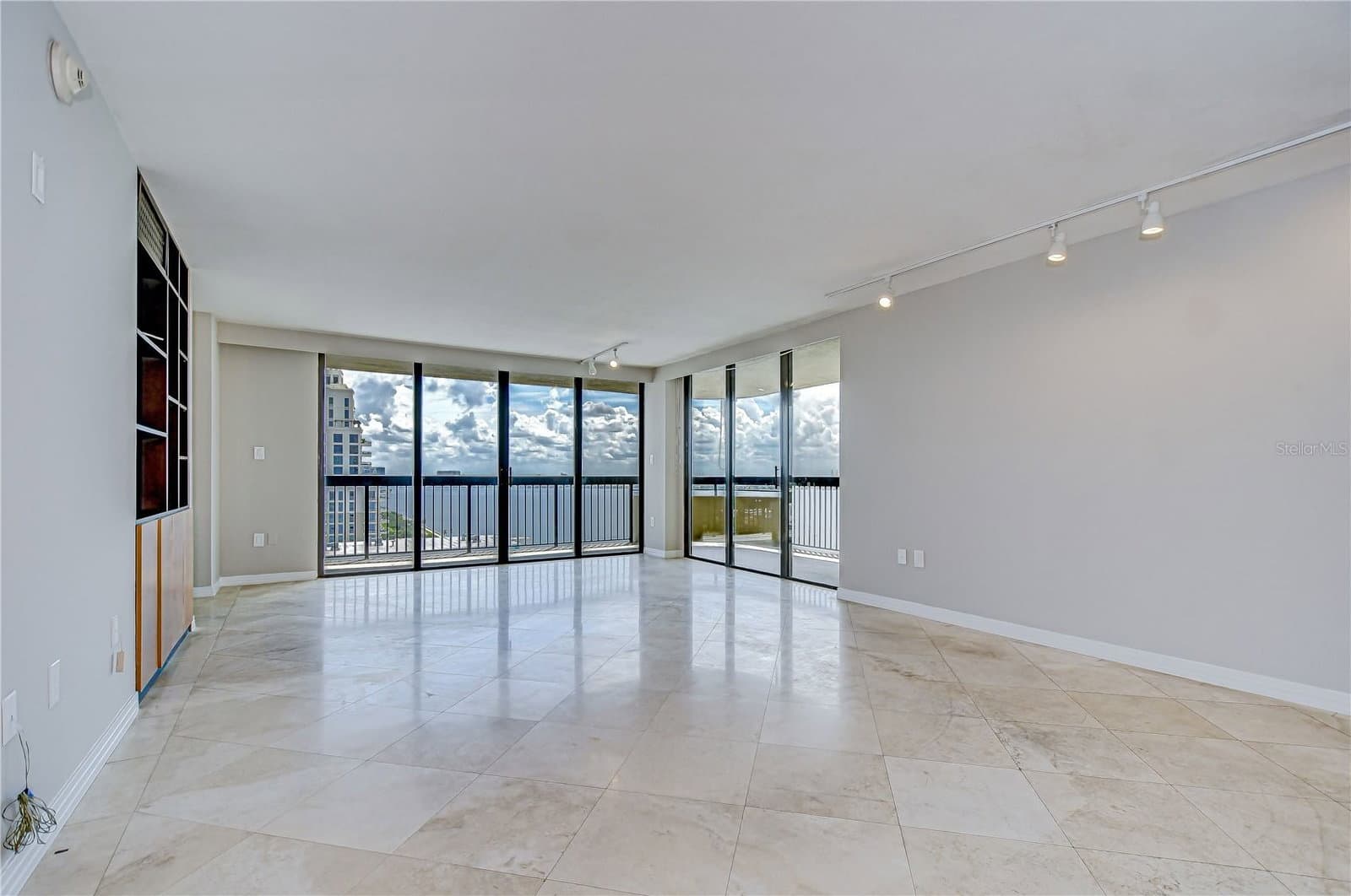 Photo 4 of 2413 BAYSHORE
