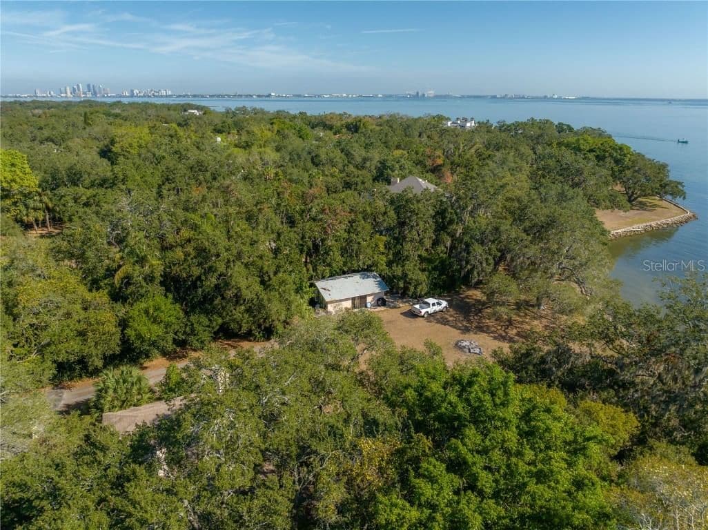 6210 BAYSHORE