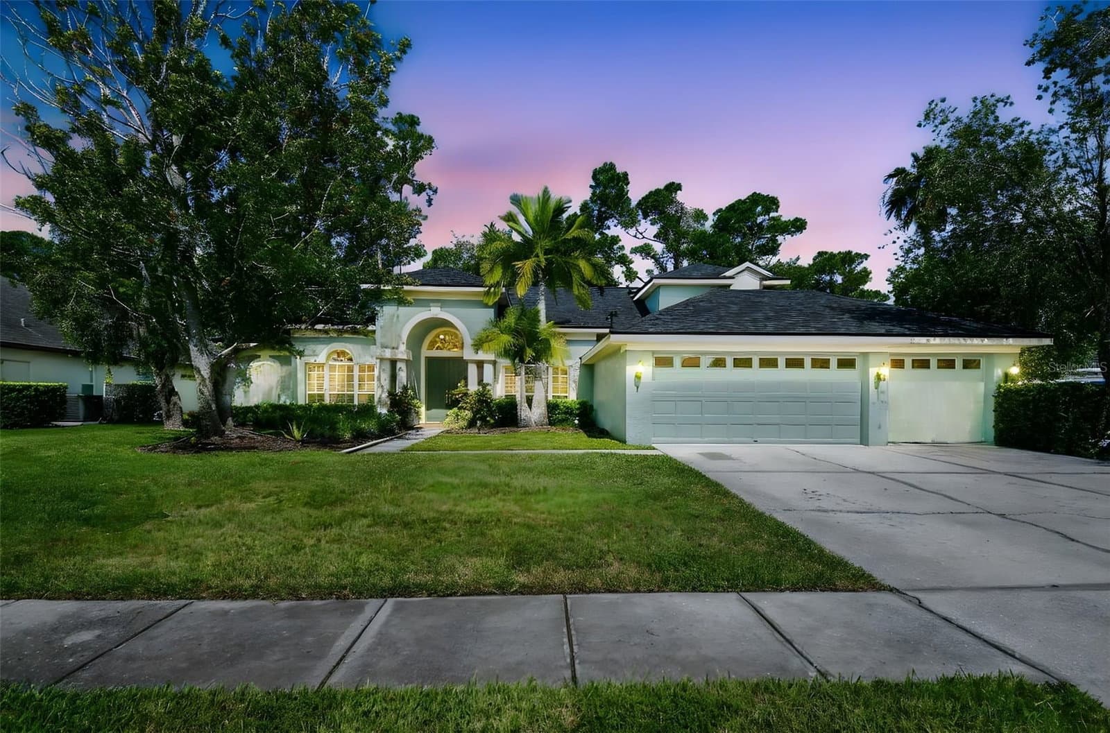 10526 GREENCREST