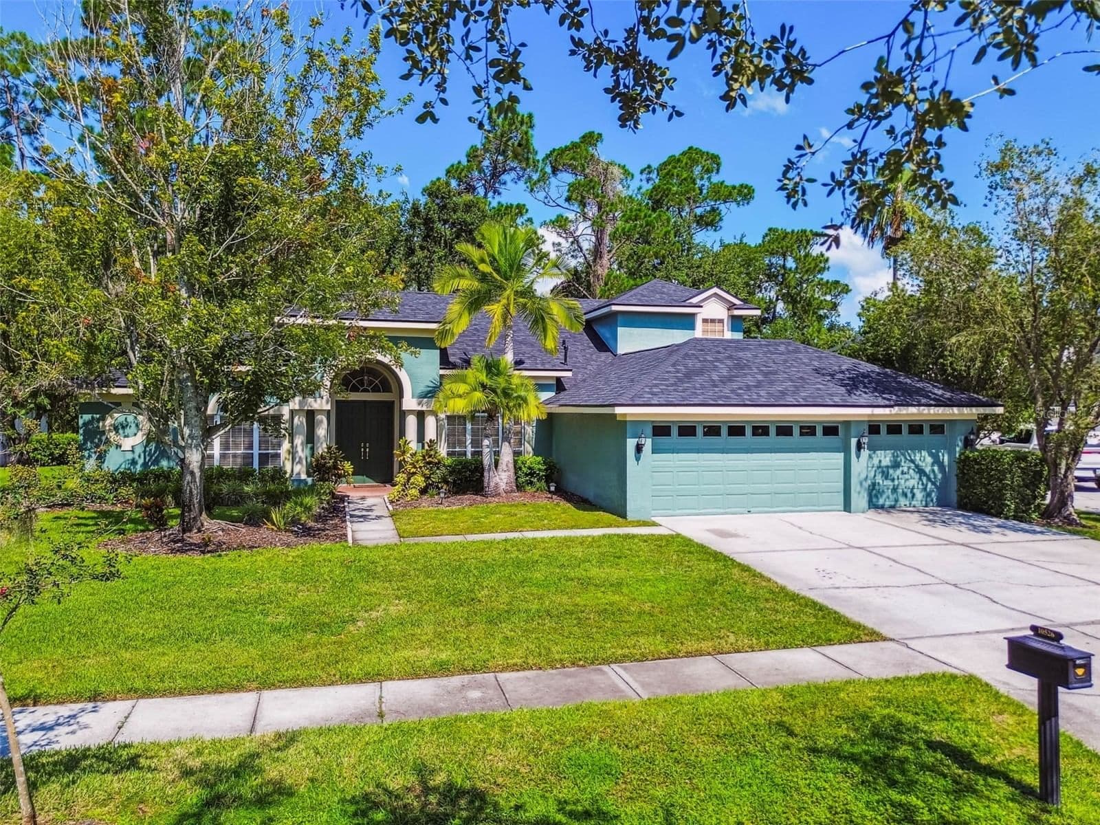 10526 GREENCREST