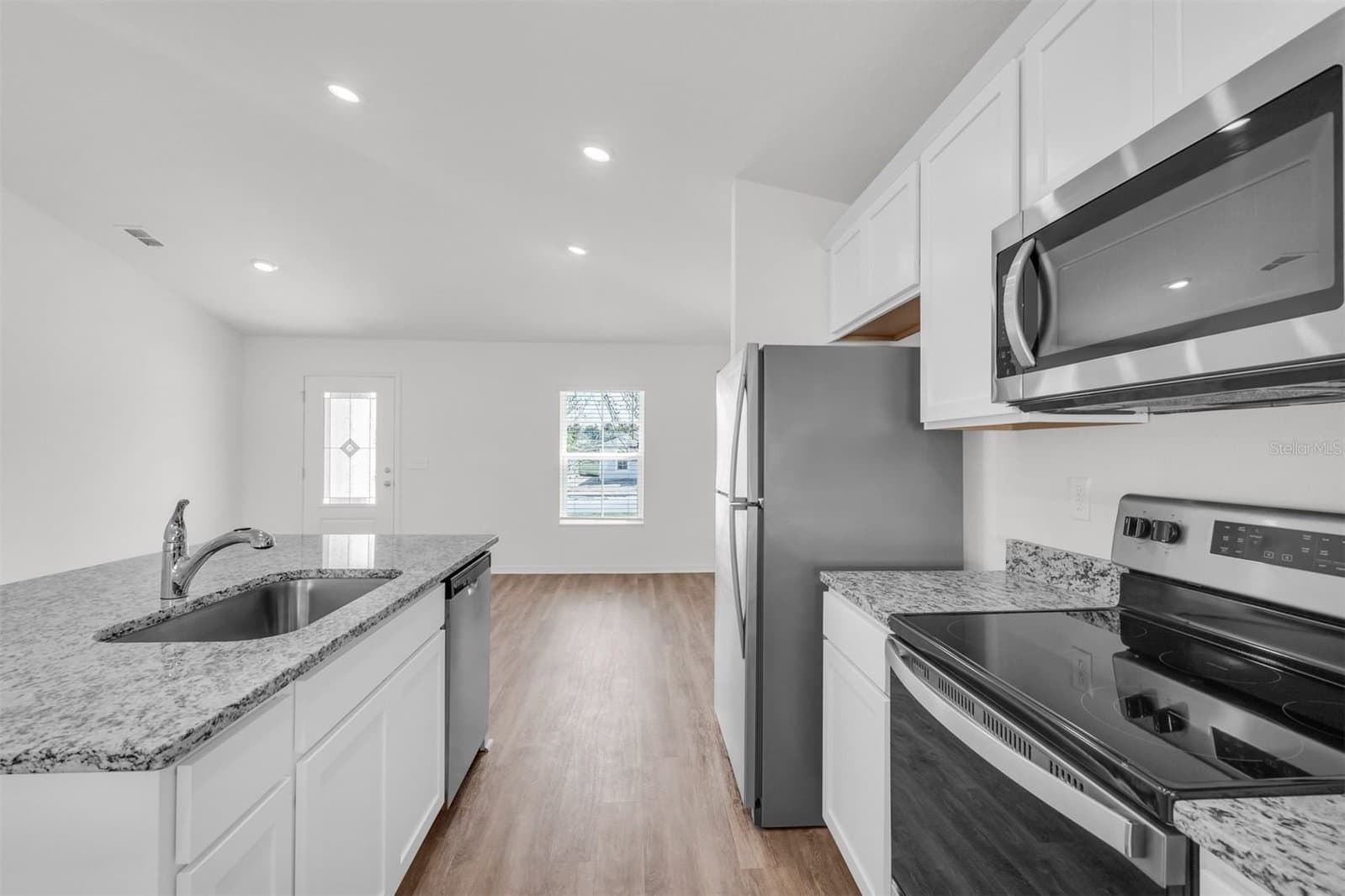 Photo 4 of 2517 165TH STREET