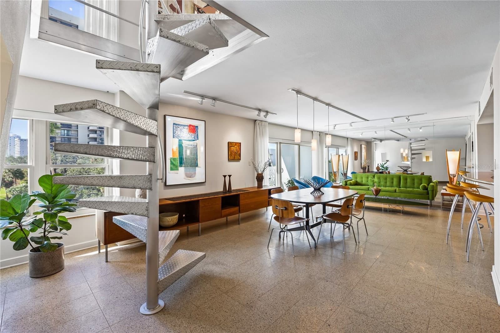 2401 BAYSHORE