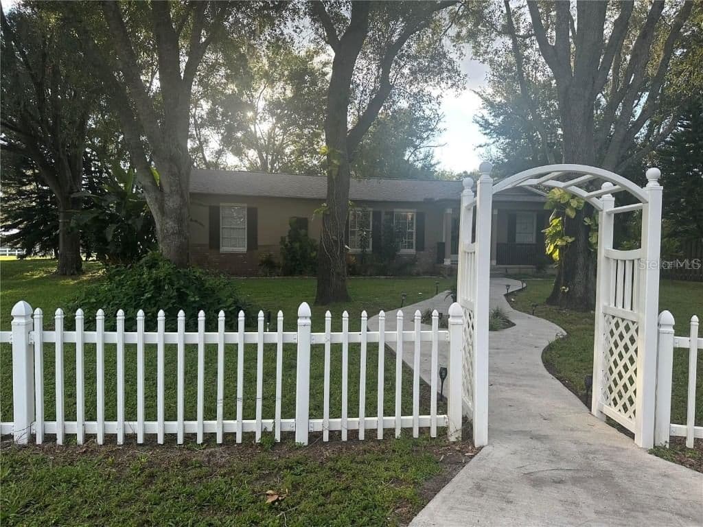 10520 HENDERSON