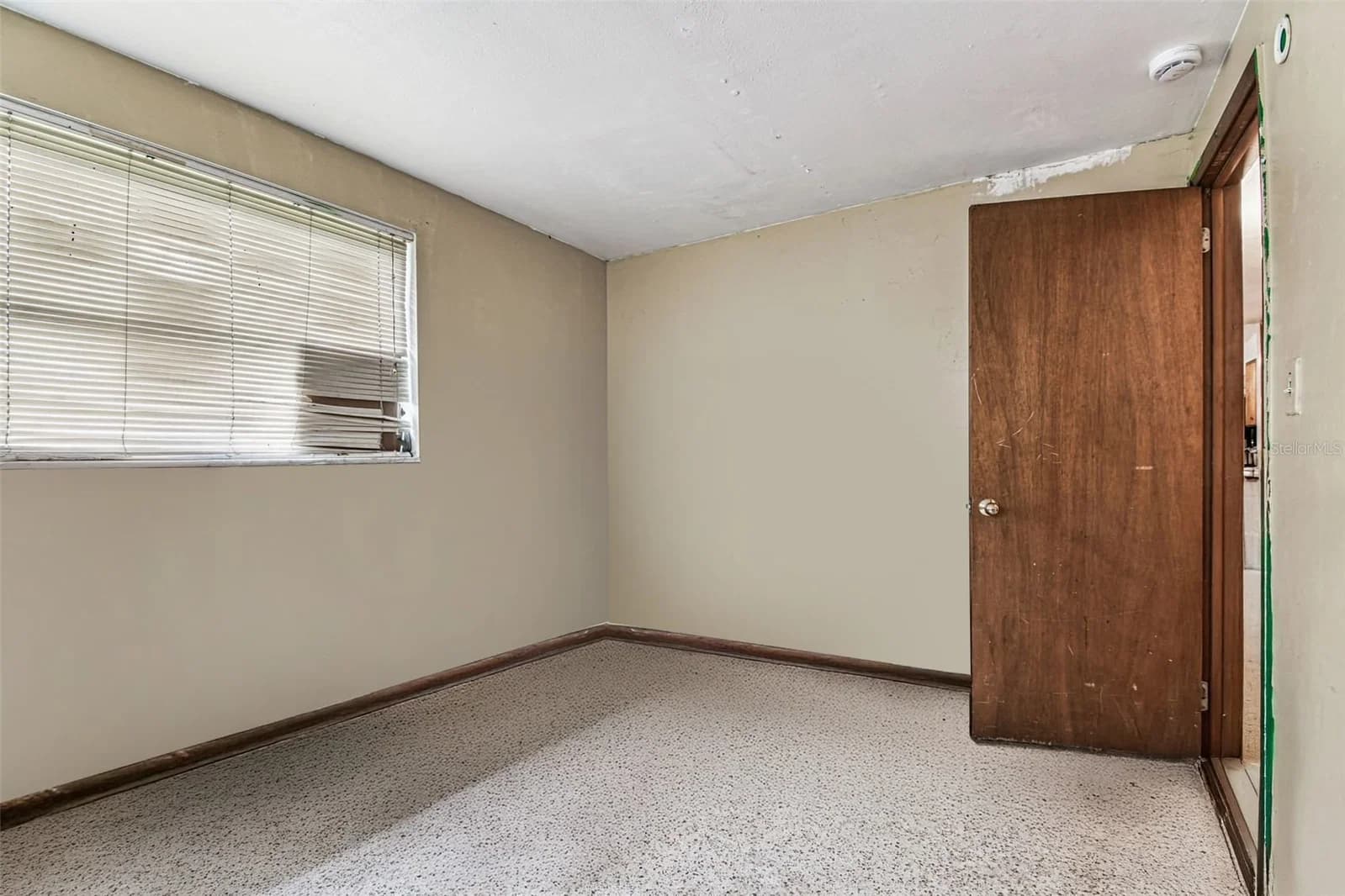 Photo 5 of 7512 RHODE ISLAND Drive