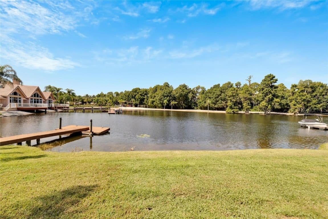 Photo 4 of 17904 CACHET ISLE
