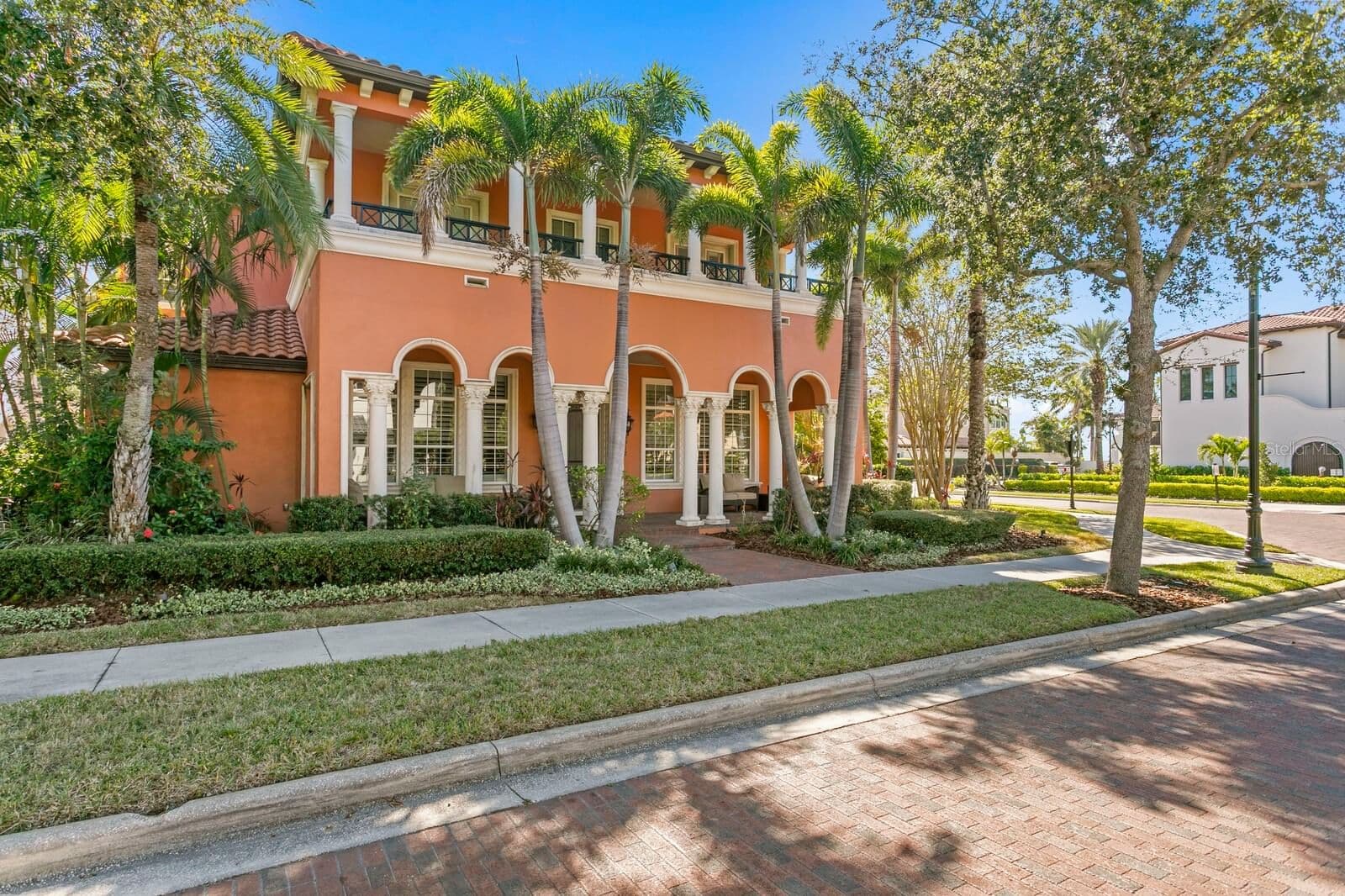 4912 YACHT CLUB