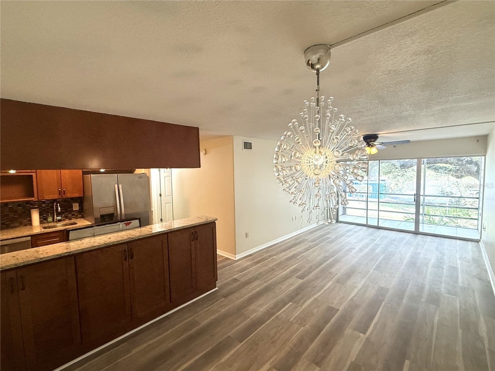 2302 MANHATTAN