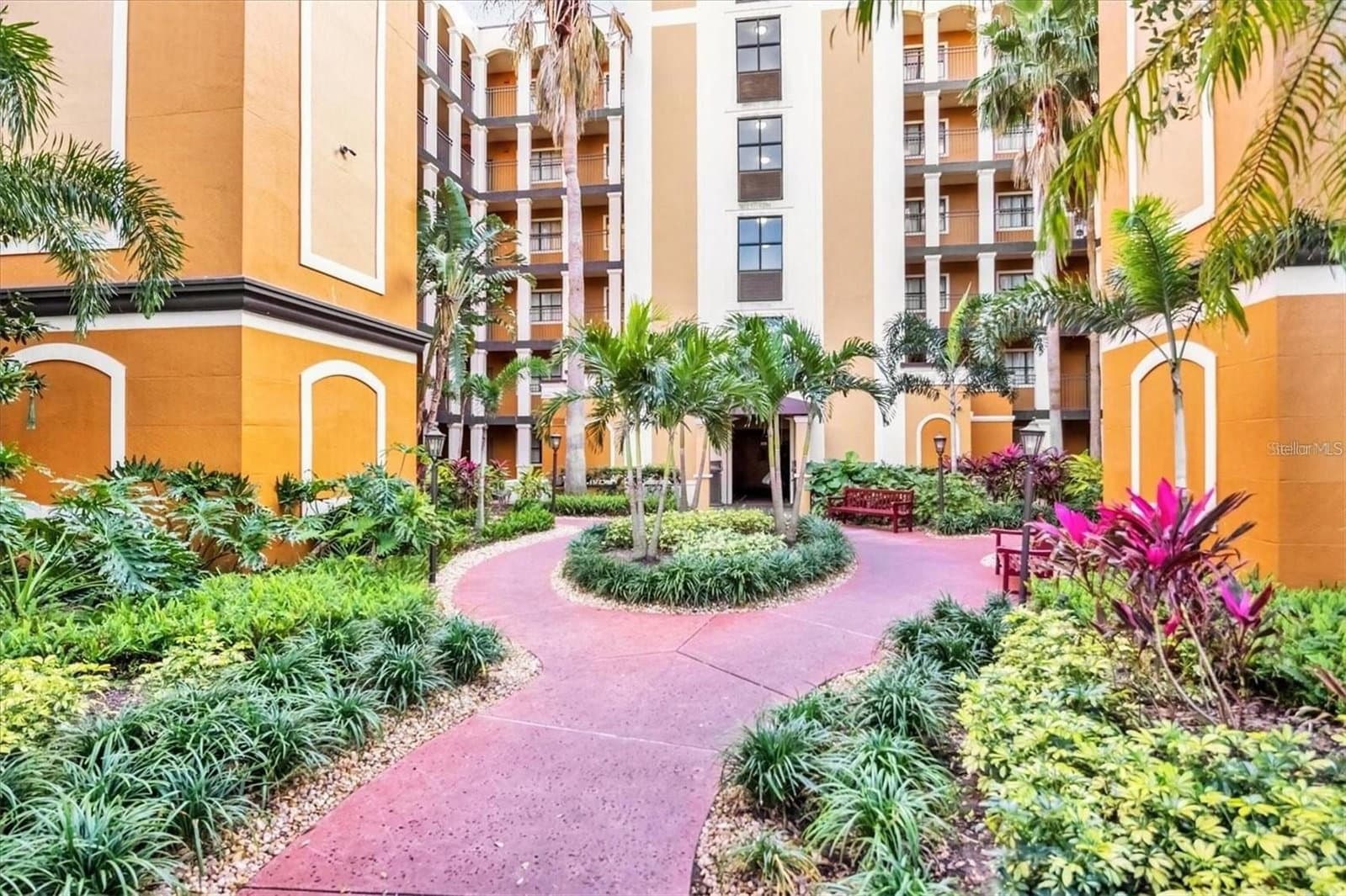 12521 FLORIDAYS RESORT