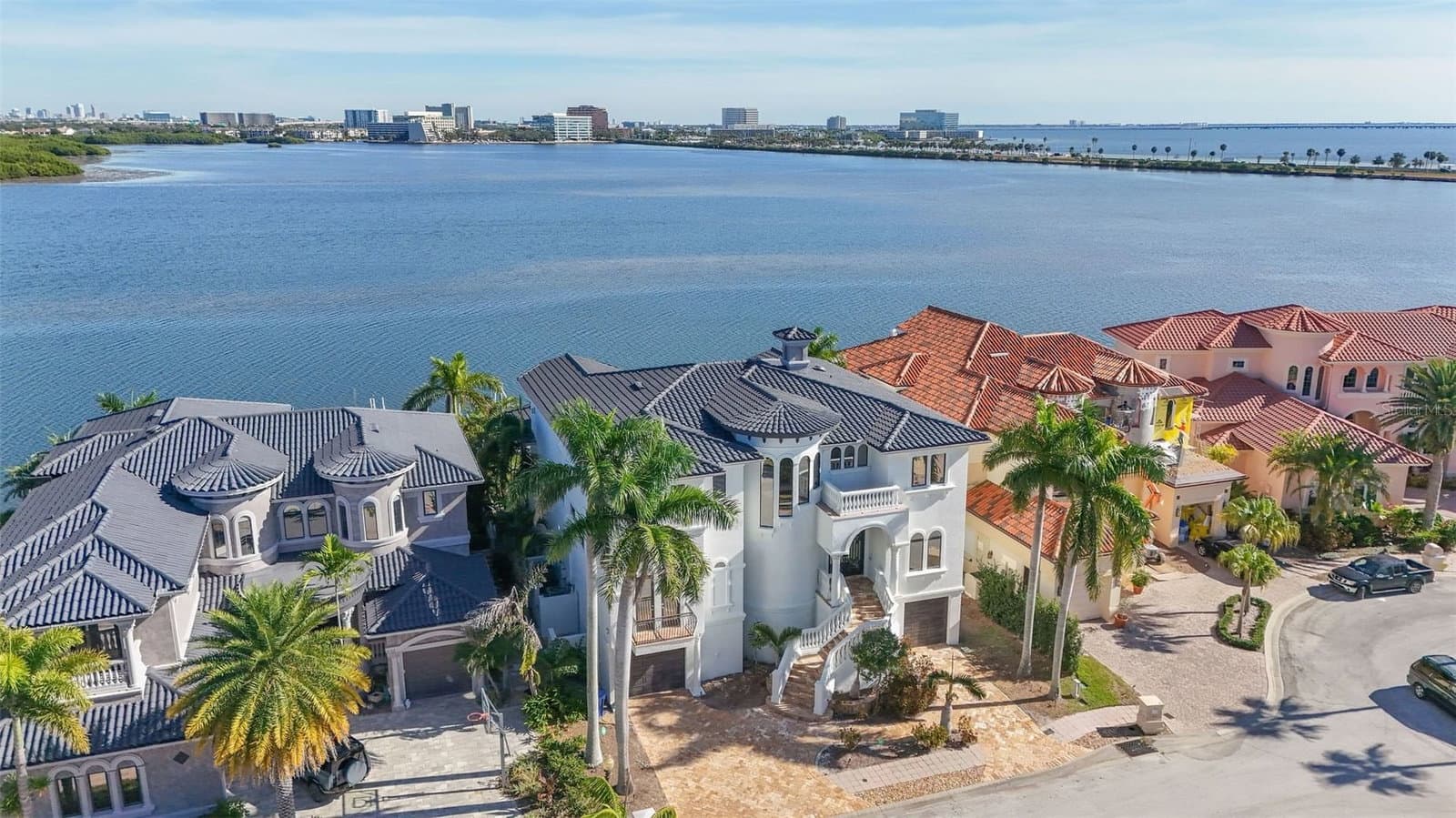 Photo 4 of 4107 CAUSEWAY VISTA