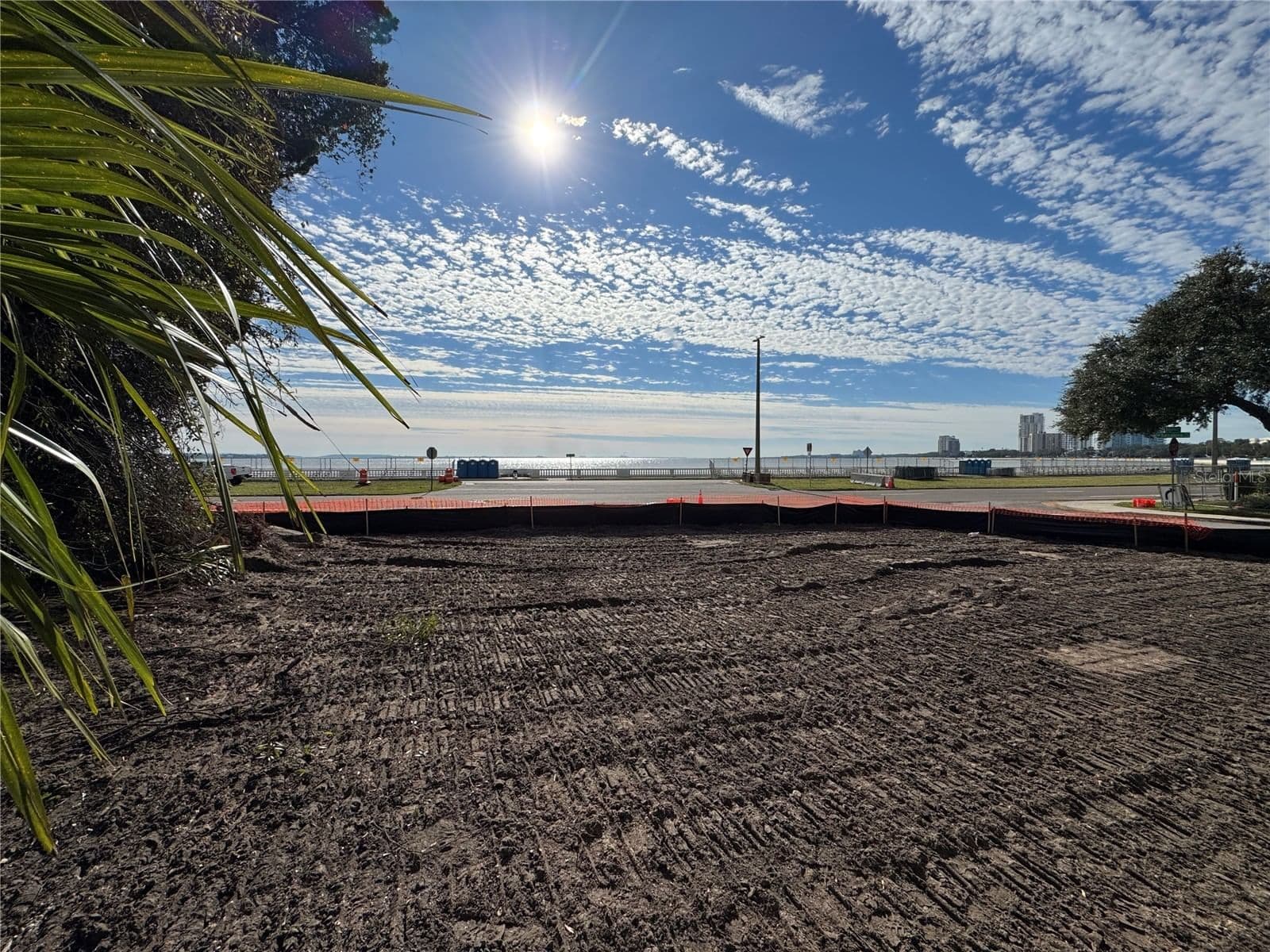 2715 BAYSHORE