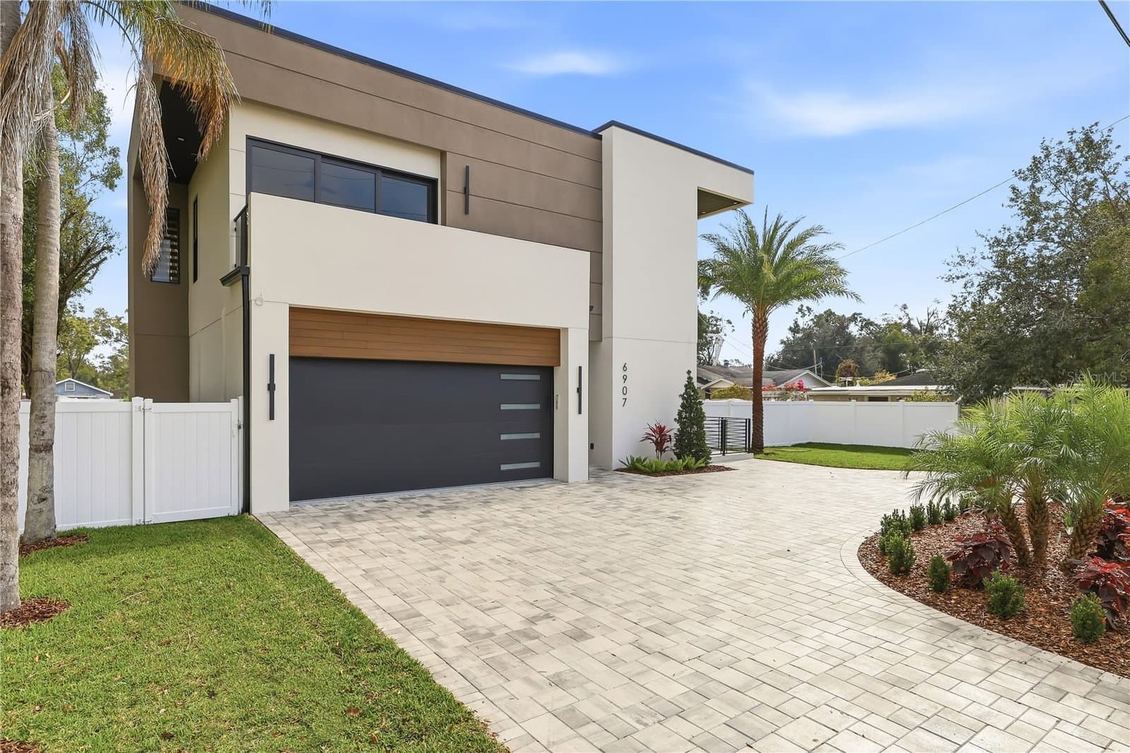 Photo 4 of 6907 BOULEVARD
