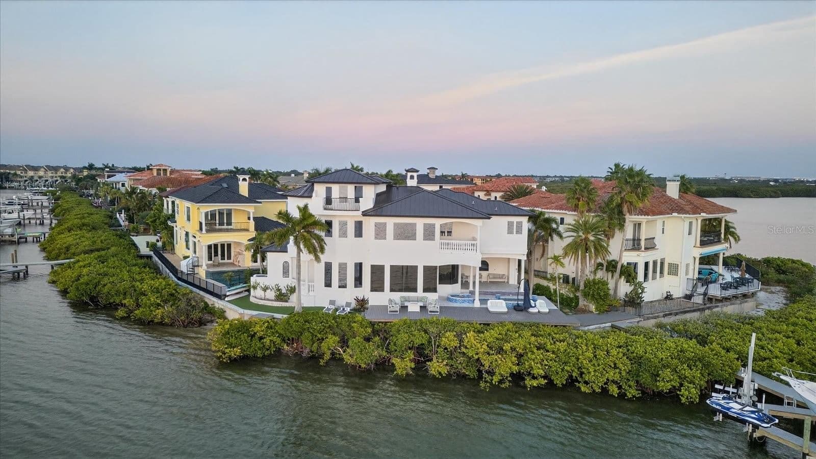 4102 CAUSEWAY VISTA