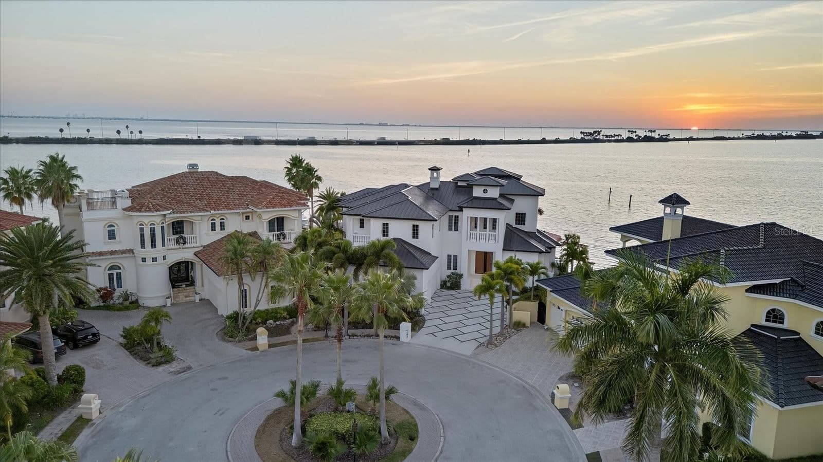 4102 CAUSEWAY VISTA
