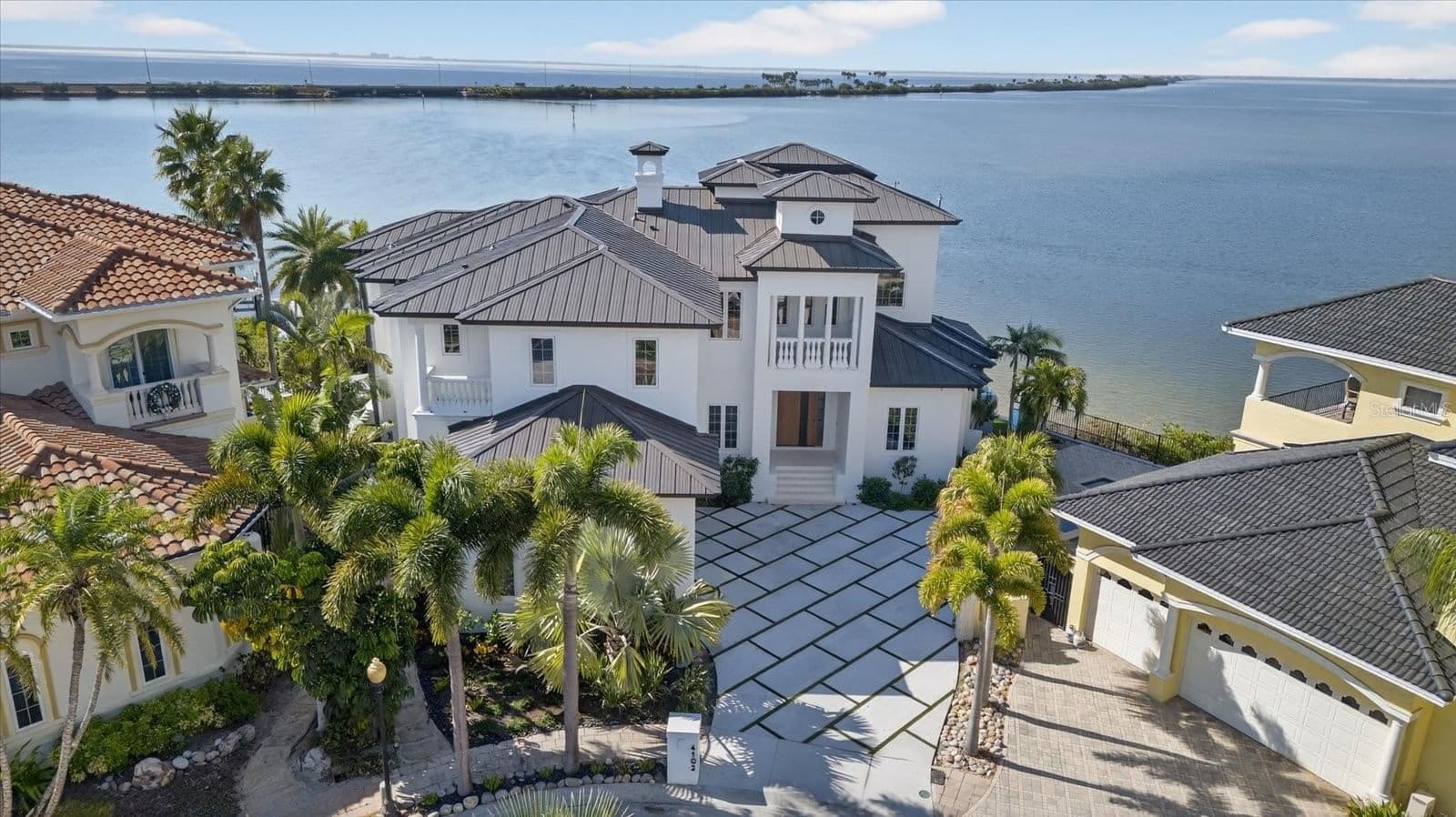 4102 CAUSEWAY VISTA