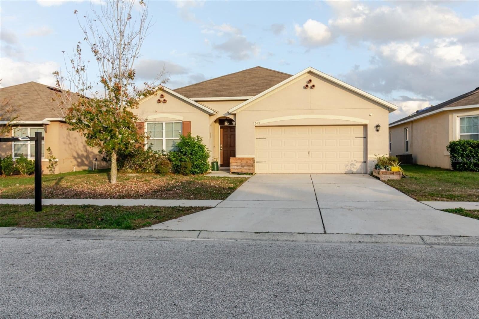 525 SQUIRES GROVE