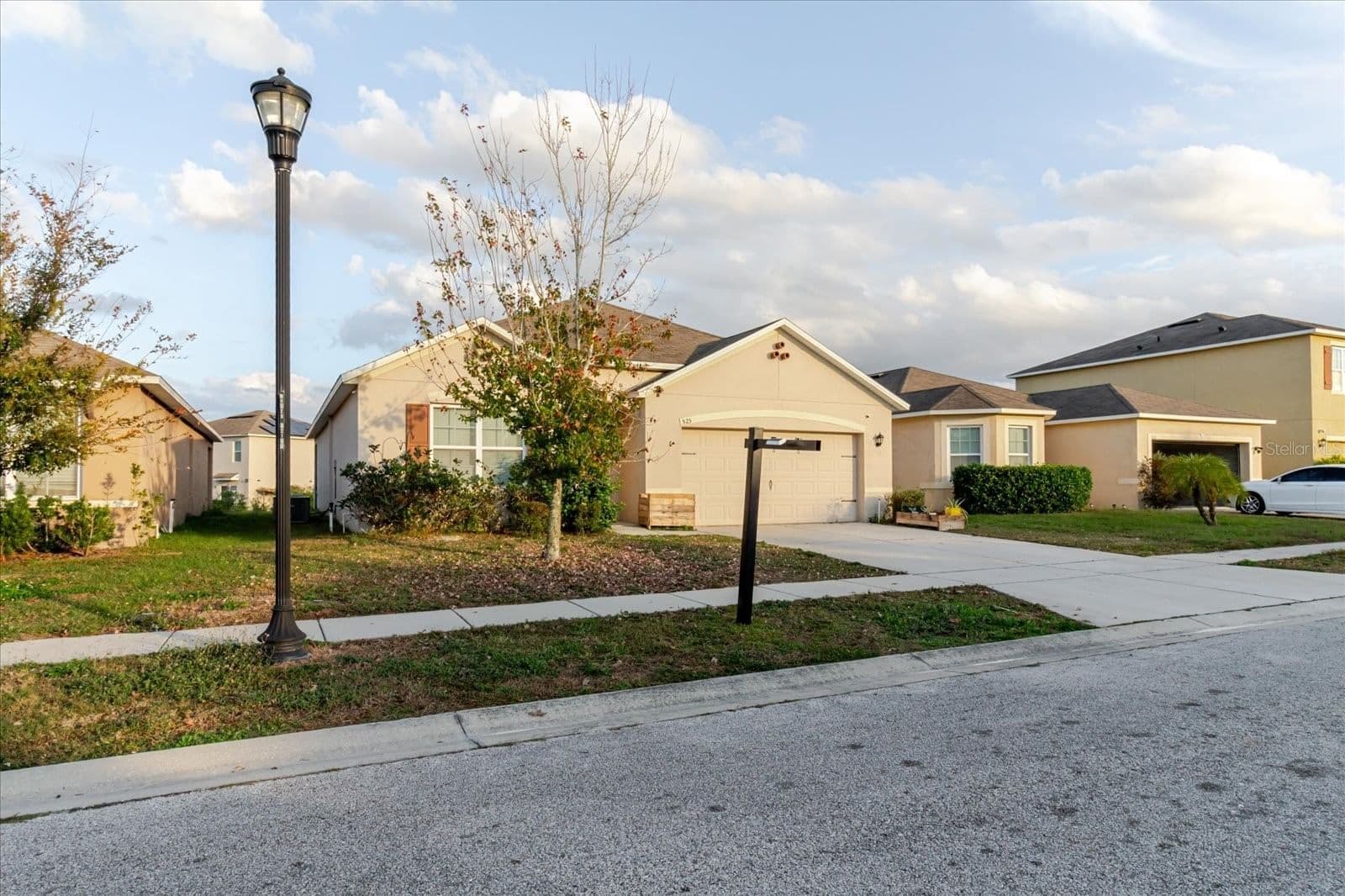 Photo 5 of 525 SQUIRES GROVE