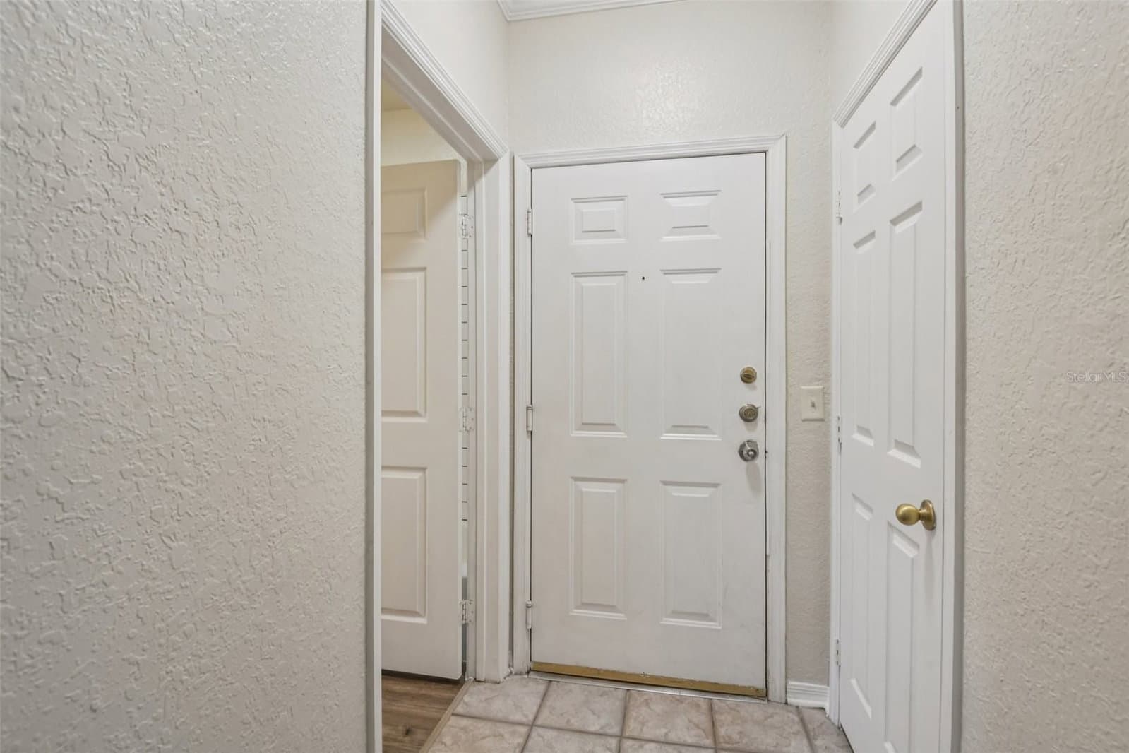 Photo 4 of 18001 RICHMOND PLACE