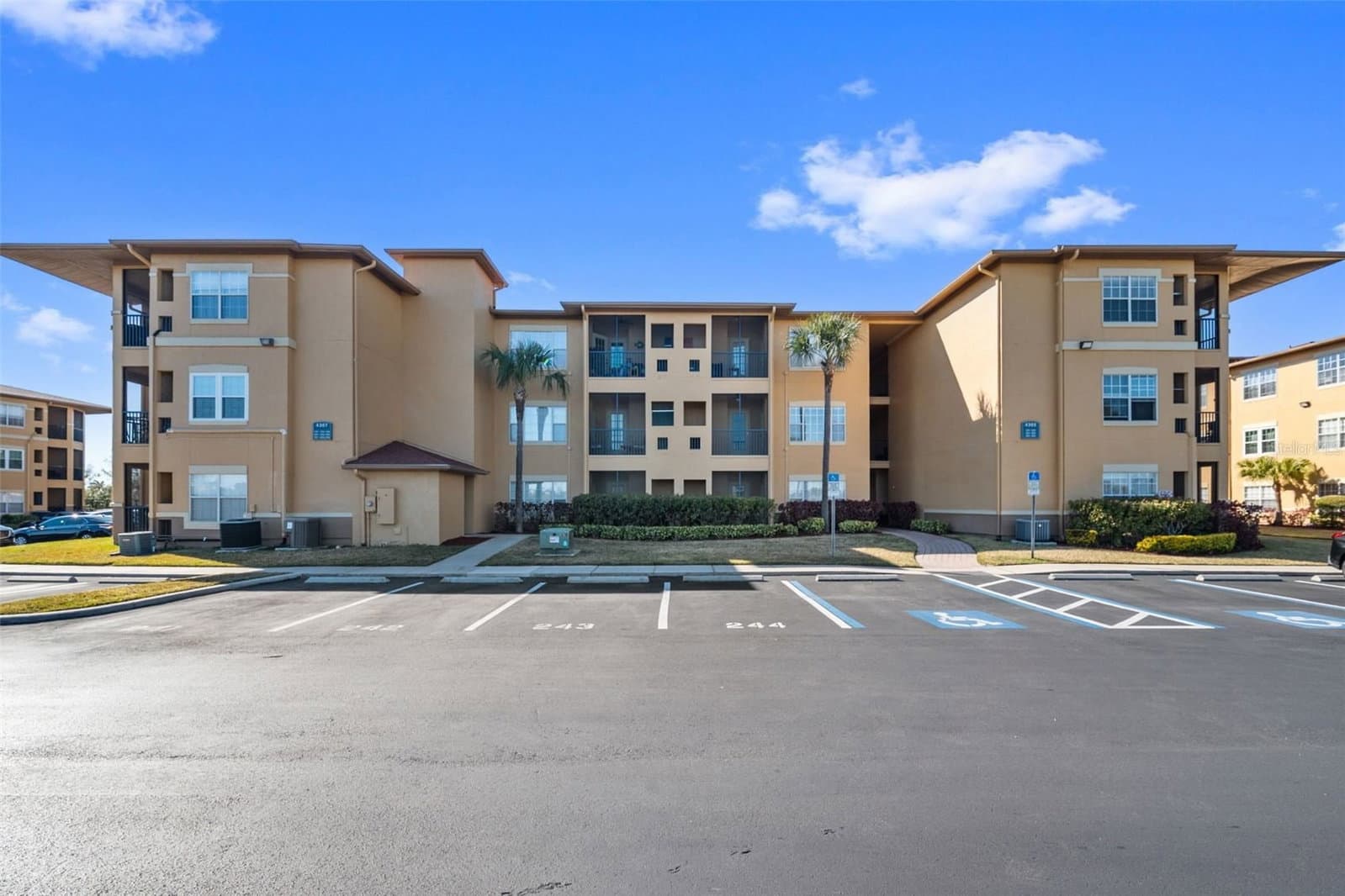 4305 BAYSIDE VILLAGE