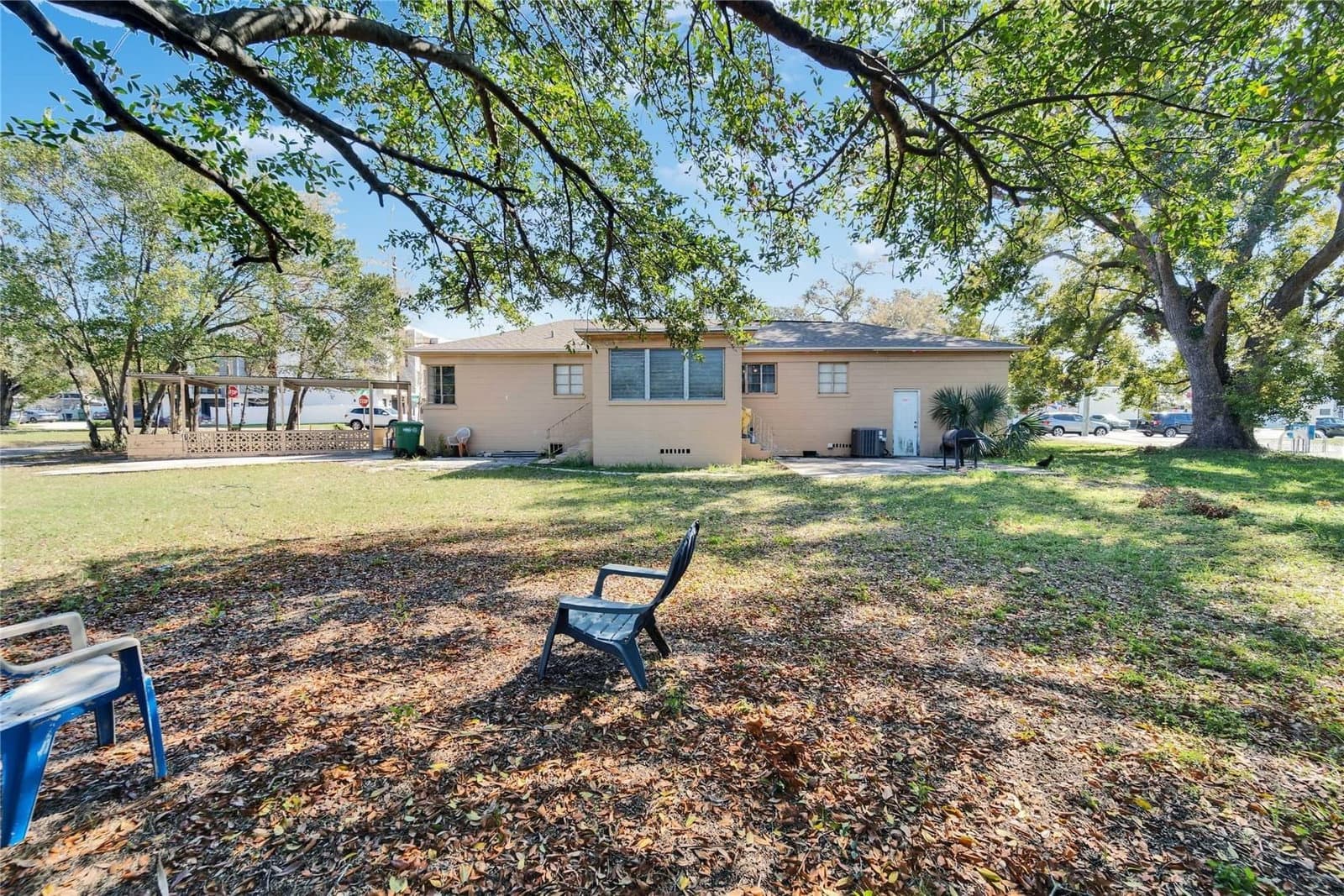 Photo 5 of 2606 BOULEVARD