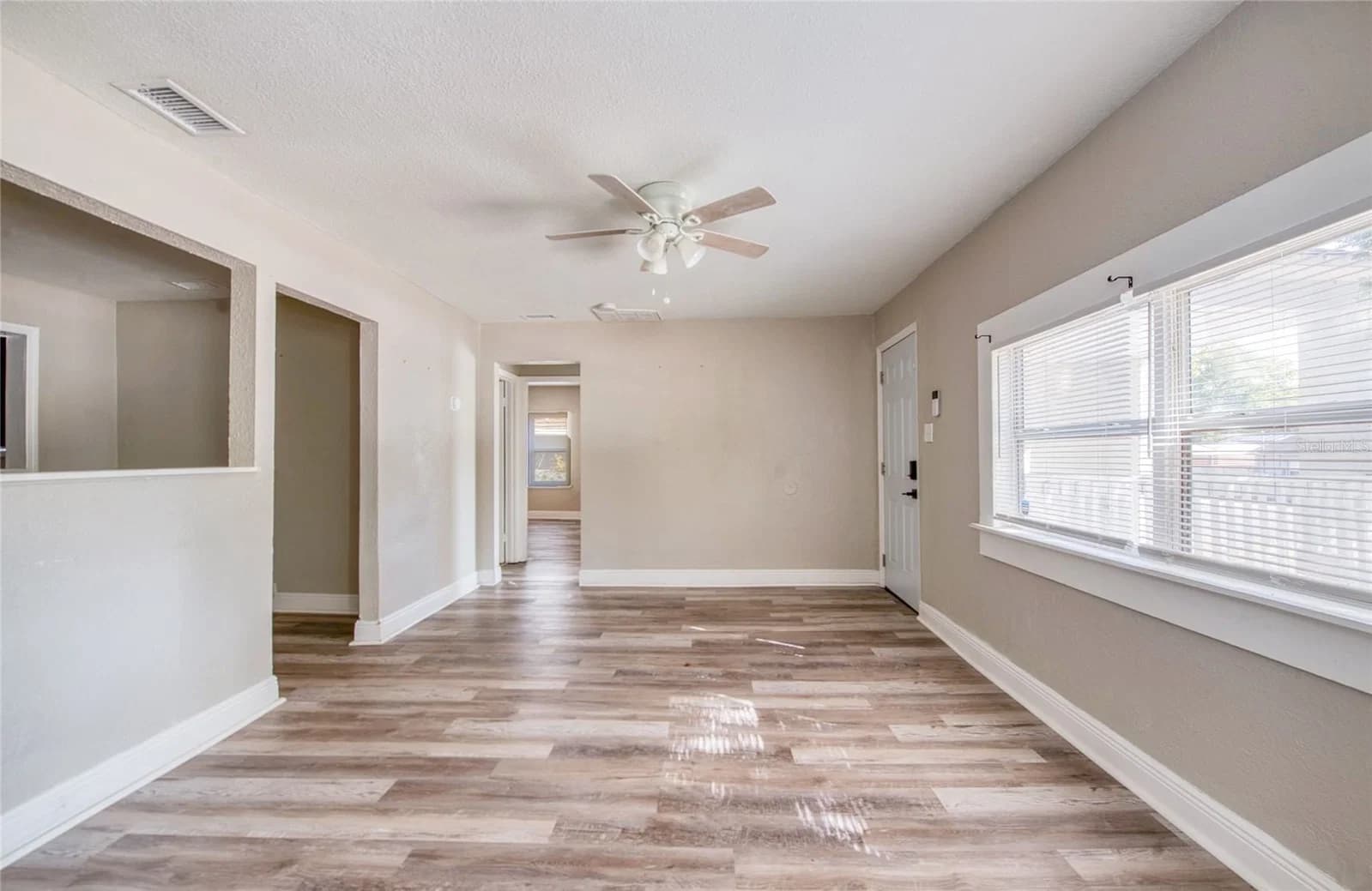Photo 5 of 1516 WATERS Avenue