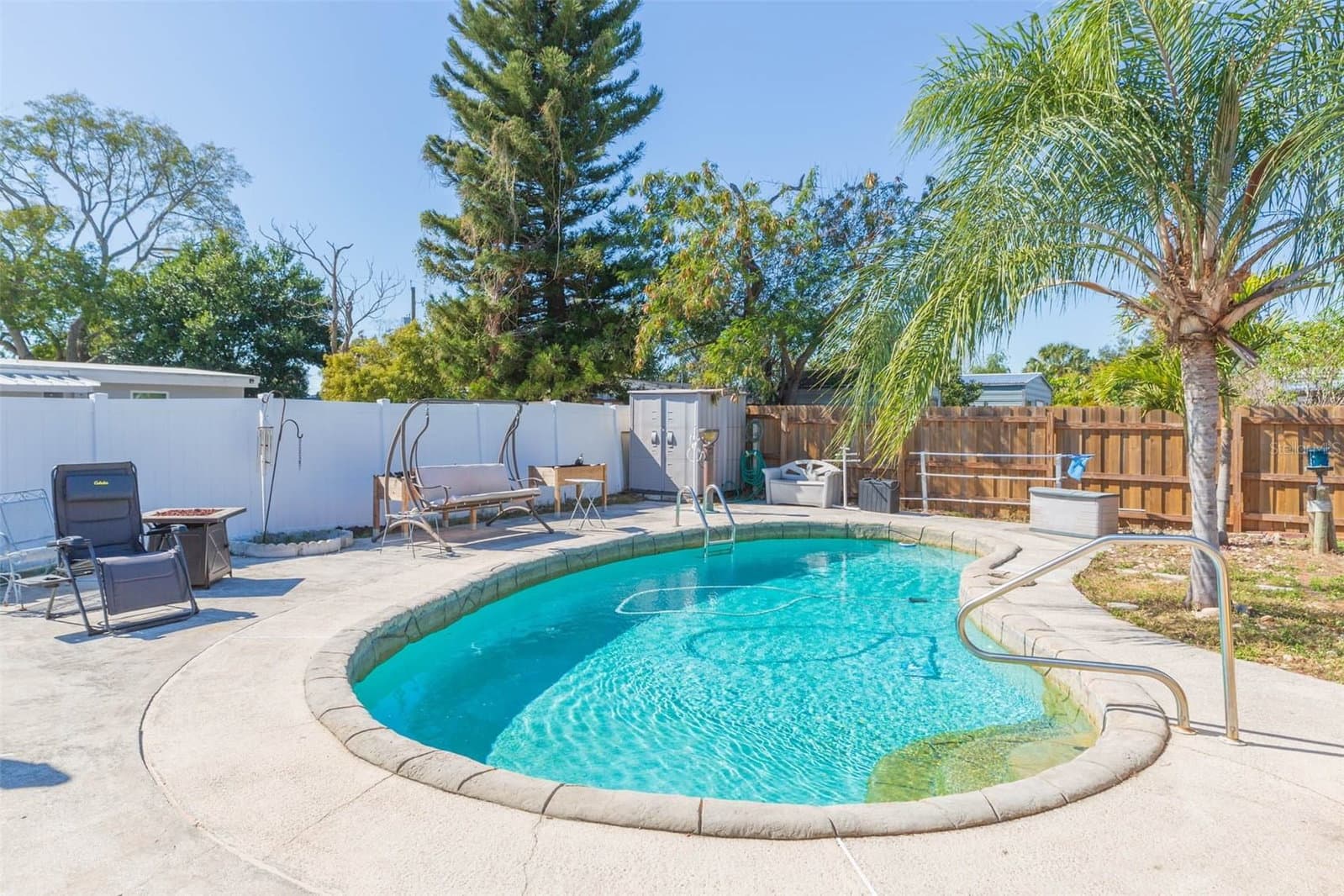 4102 FAIRVIEW