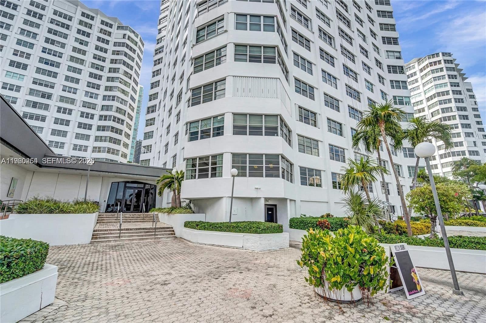 999 BRICKELL BAY