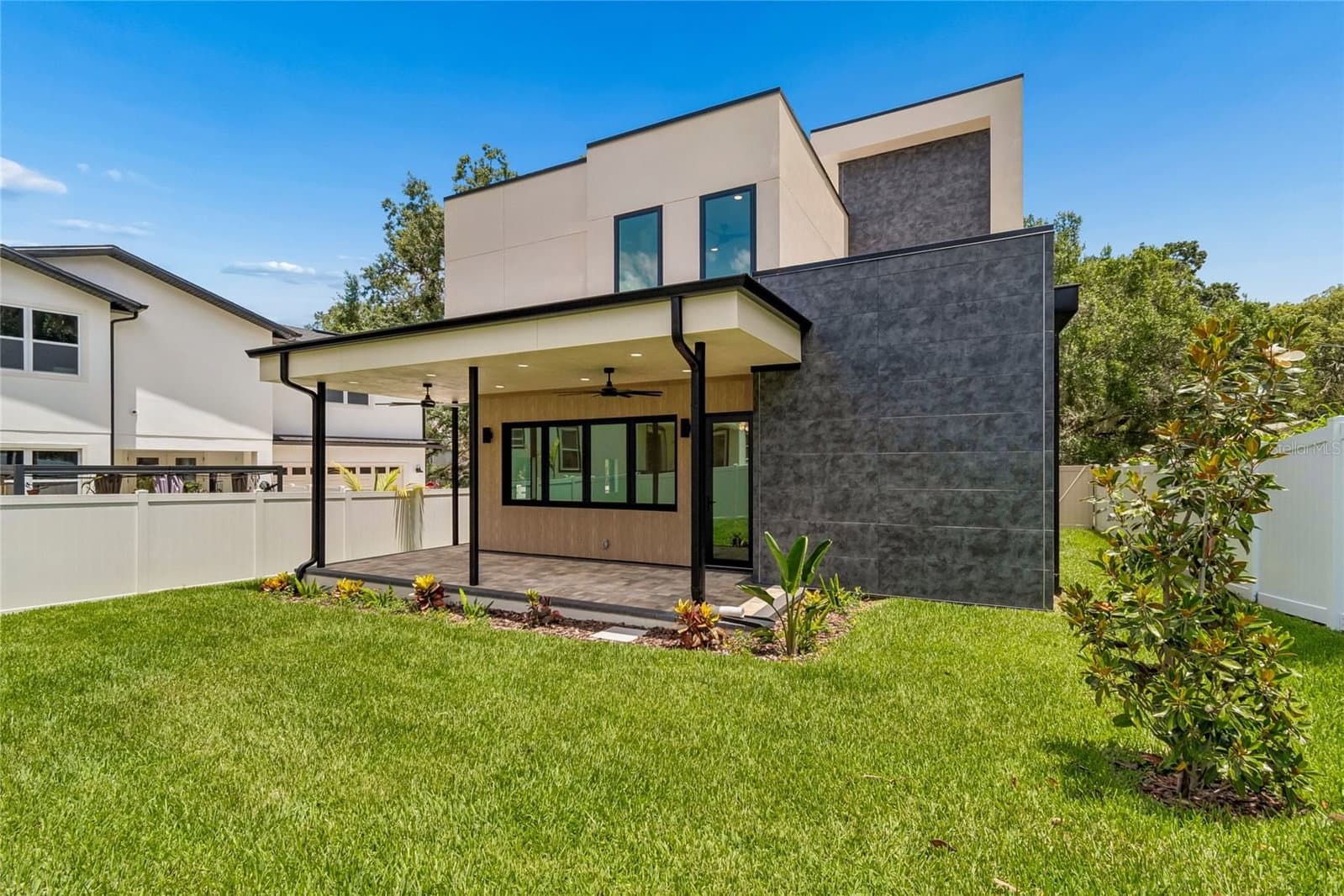 1305 HILTON