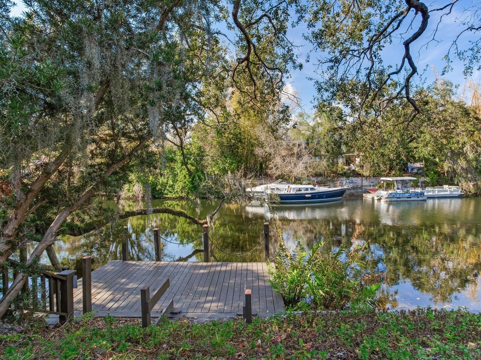 Photo 4 of 1214 PARK