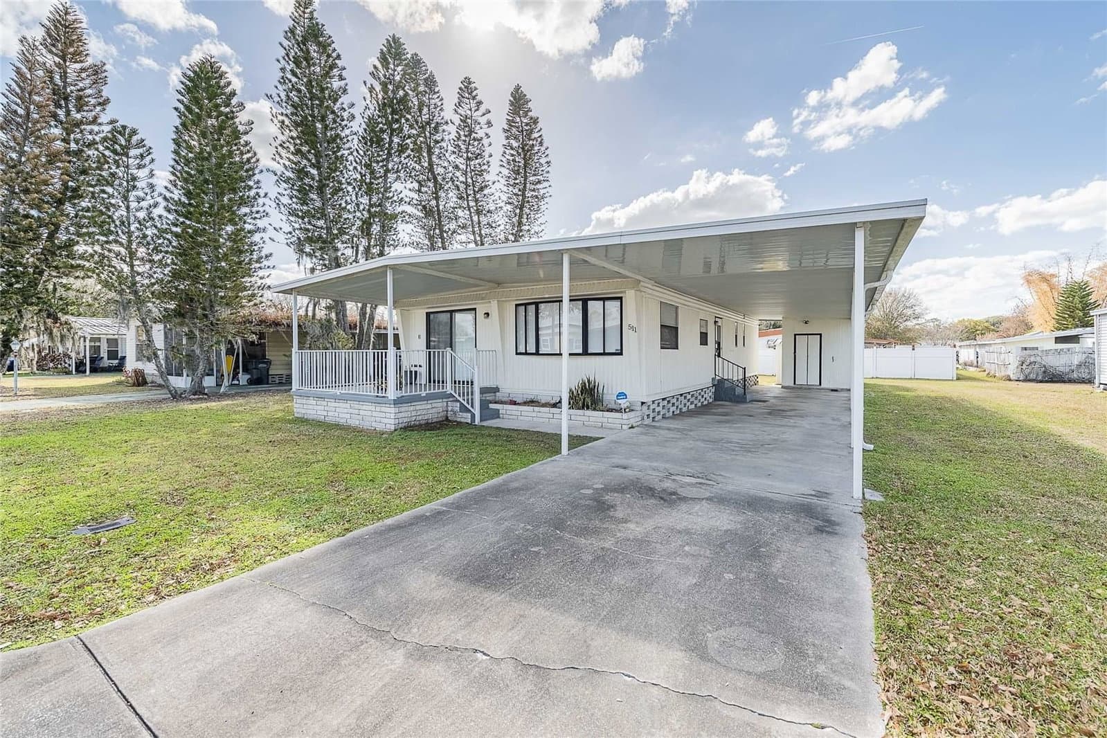 511 LAZY LAKE