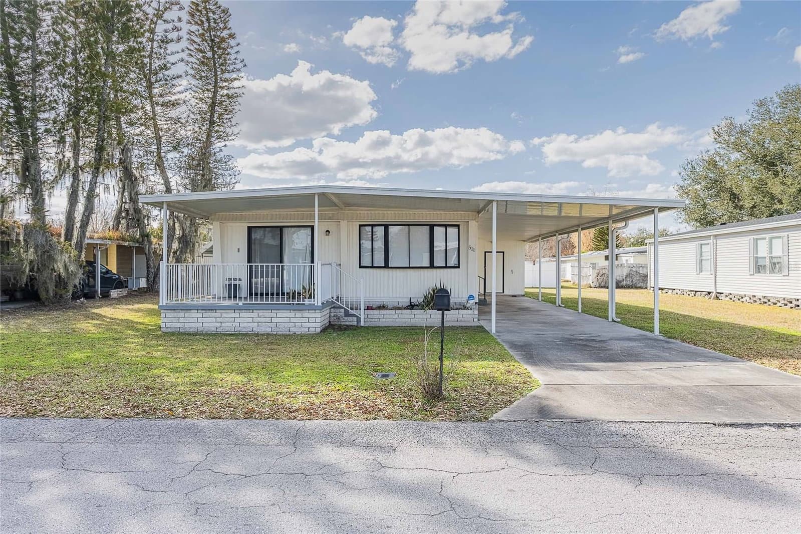 511 LAZY LAKE