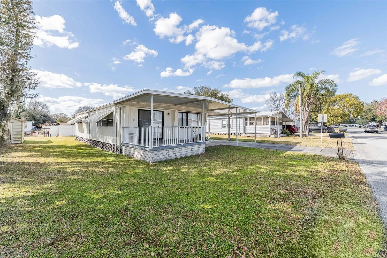 511 LAZY LAKE